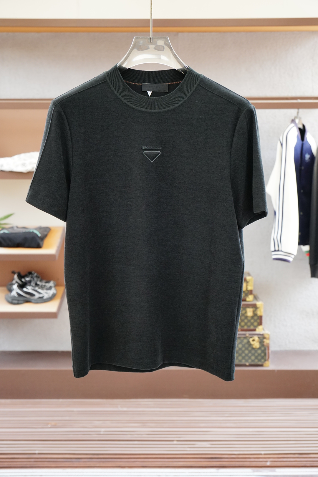 
Prada 普拉达-高级成衣 2025秋冬打底系列！熟男 轻熟男 最爱款式 最经典净色通勤百搭帅气的圆