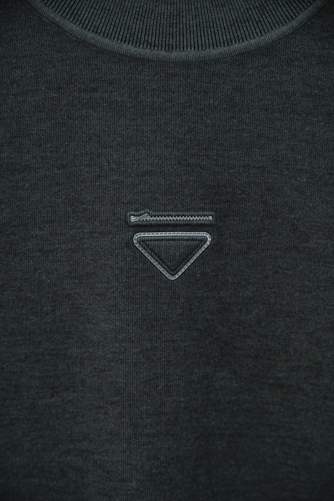 
Prada 普拉达-高级成衣 2025秋冬打底系列！熟男 轻熟男 最爱款式 最经典净色通勤百搭帅气的圆