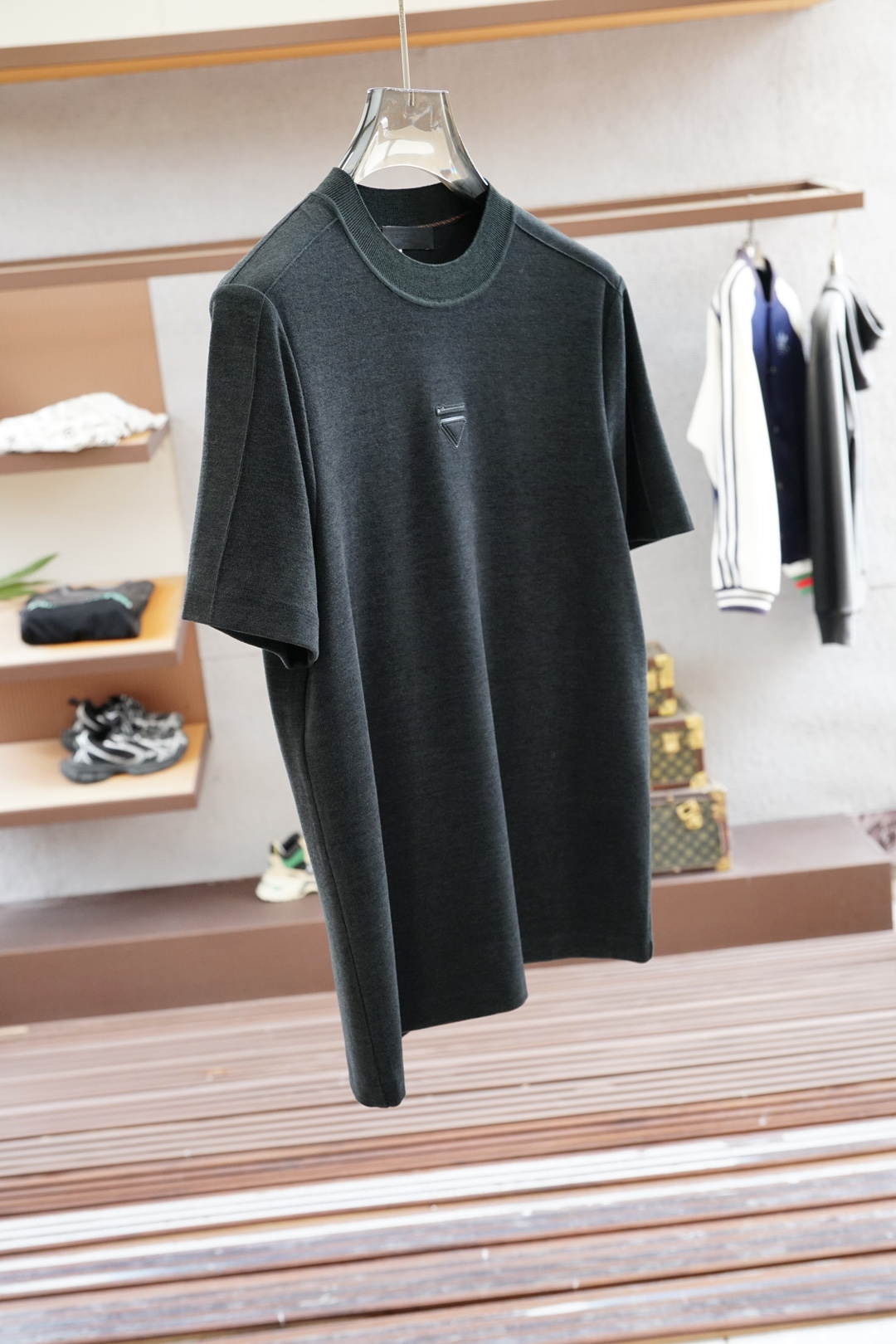 
Prada 普拉达-高级成衣 2025秋冬打底系列！熟男 轻熟男 最爱款式 最经典净色通勤百搭帅气的圆