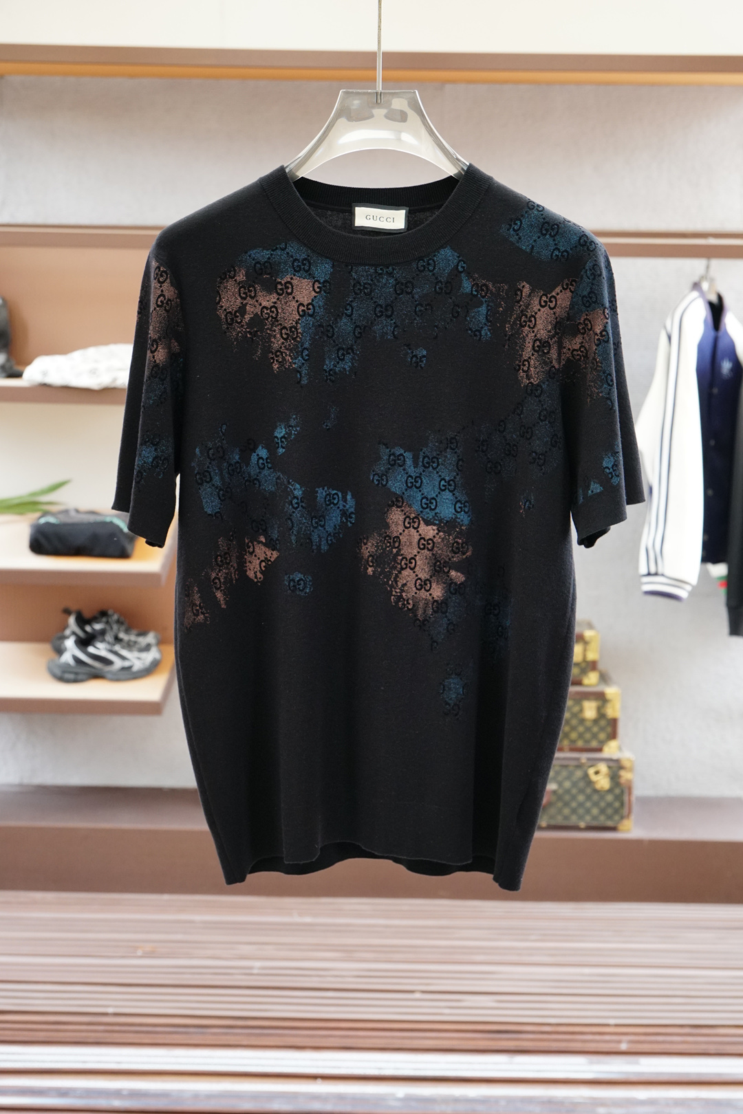 
Gucci 古奇
高级成衣 2025秋冬打底系列！熟男 轻熟男 最爱款式 最经典净色通勤百搭帅气的圆领