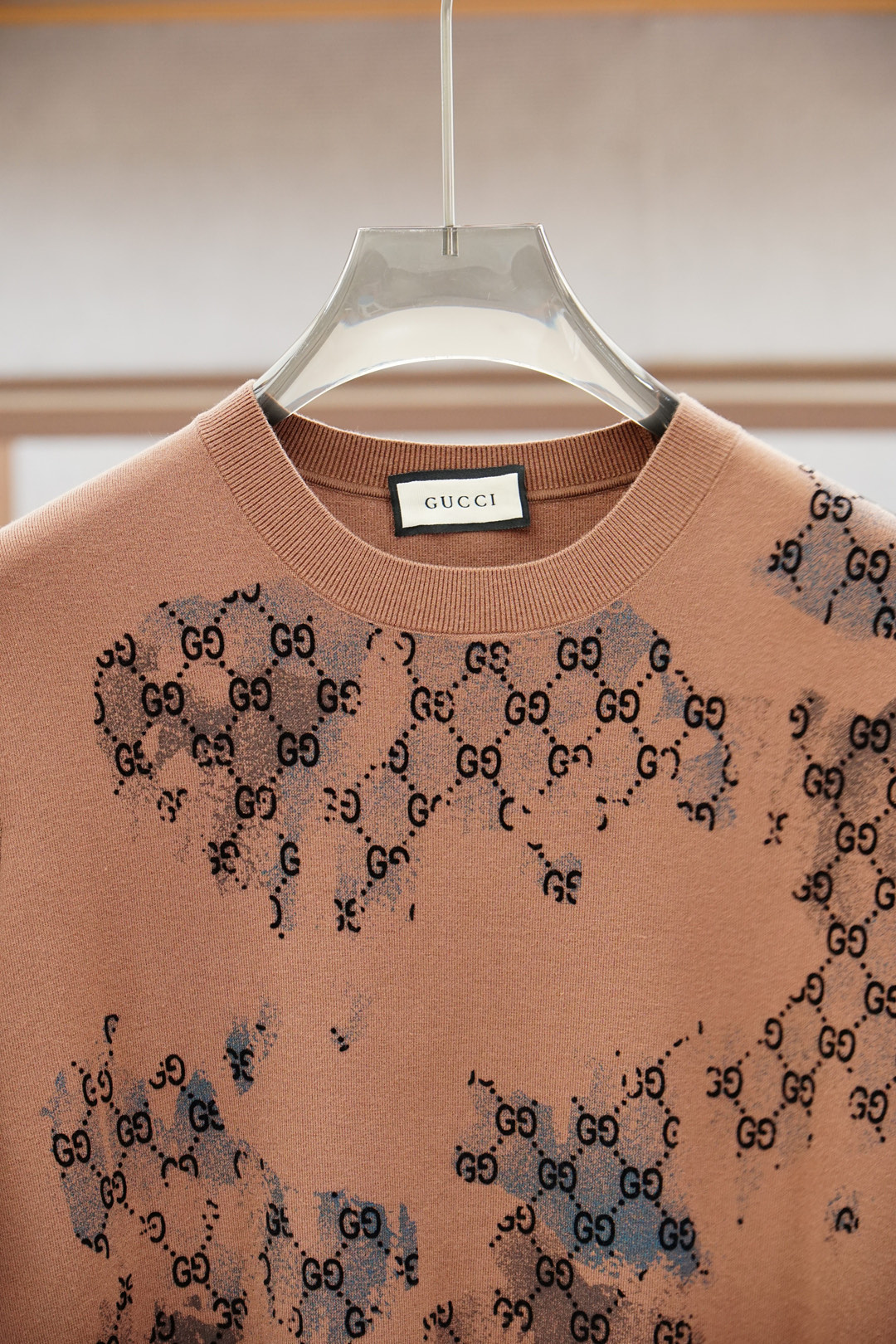 
Gucci 古奇
高级成衣 2025秋冬打底系列！熟男 轻熟男 最爱款式 最经典净色通勤百搭帅气的圆领