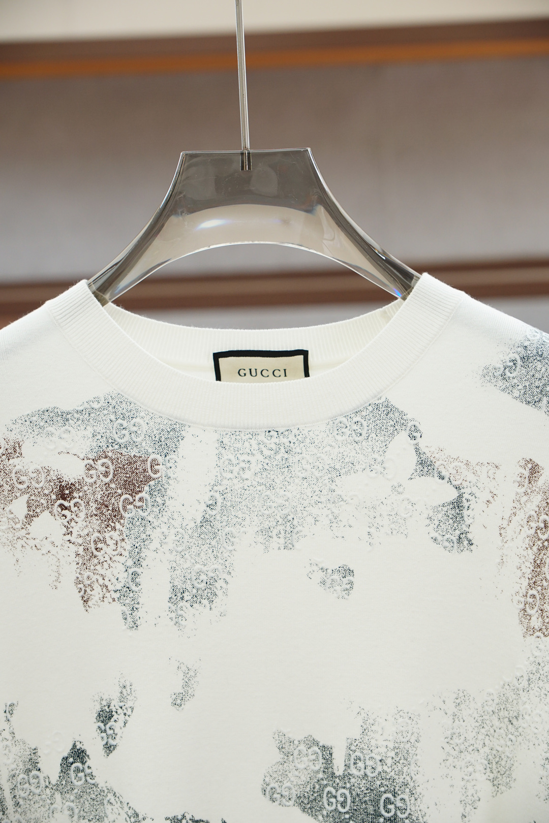 
Gucci 古奇
高级成衣 2025秋冬打底系列！熟男 轻熟男 最爱款式 最经典净色通勤百搭帅气的圆领