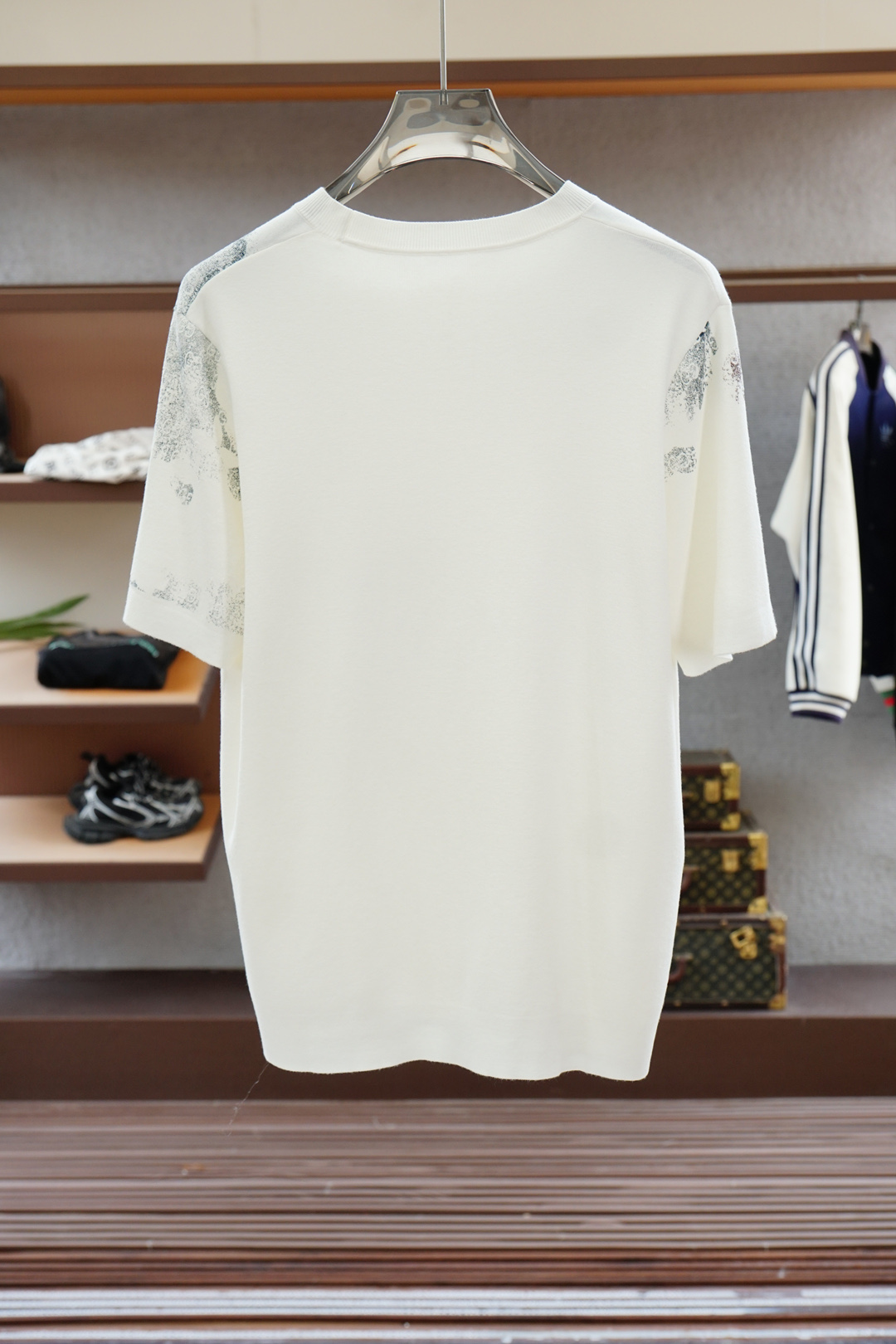 
Gucci 古奇
高级成衣 2025秋冬打底系列！熟男 轻熟男 最爱款式 最经典净色通勤百搭帅气的圆领