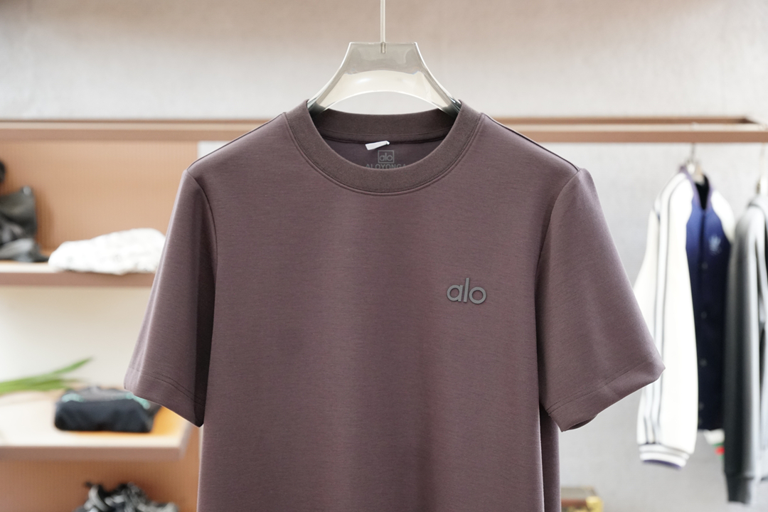 
欧跑/高级成衣 2025秋冬打底系列！熟男 轻熟男 最爱款式 最经典净色通勤百搭帅气的圆领短袖打底衫 