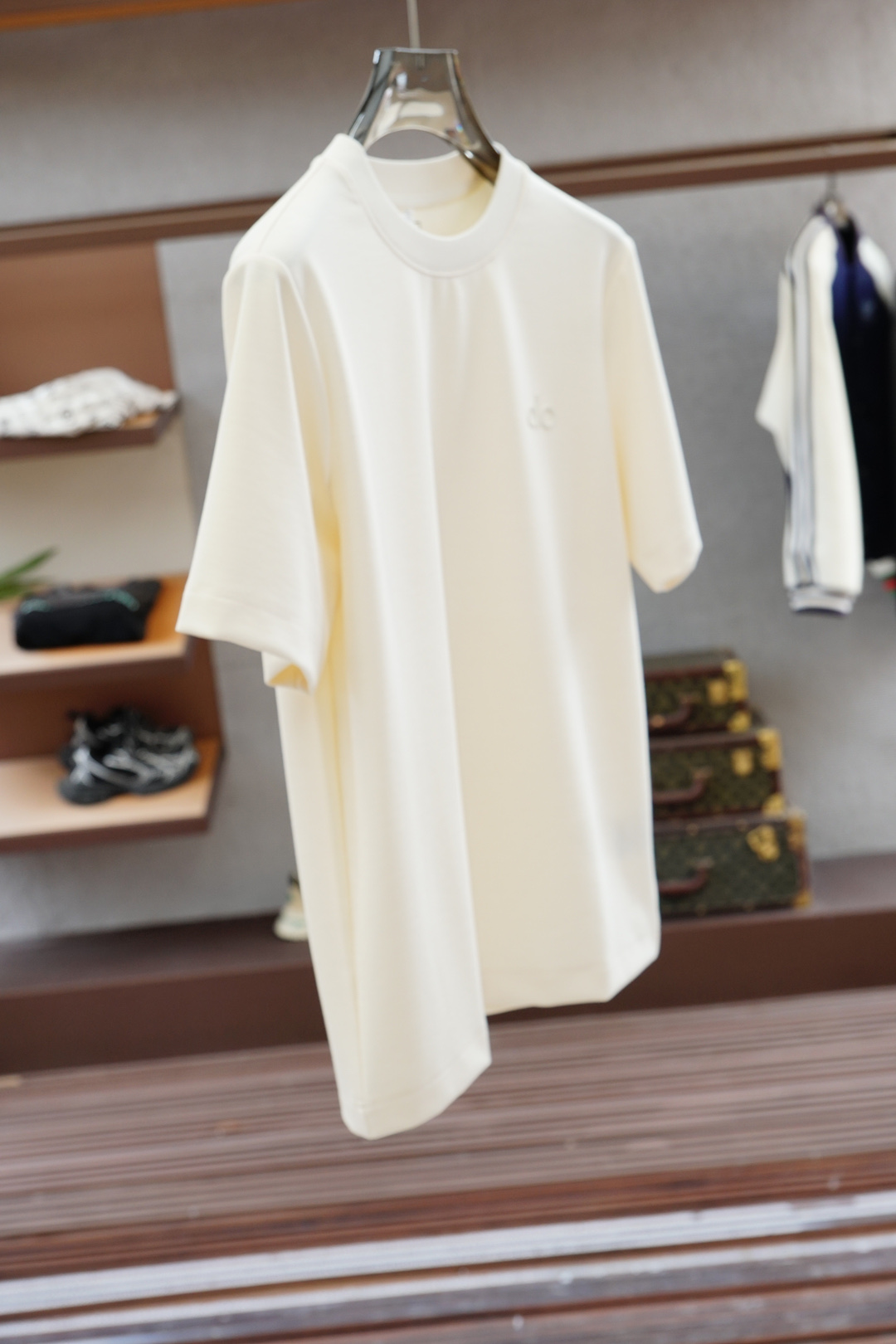 
欧跑/高级成衣 2025秋冬打底系列！熟男 轻熟男 最爱款式 最经典净色通勤百搭帅气的圆领短袖打底衫 