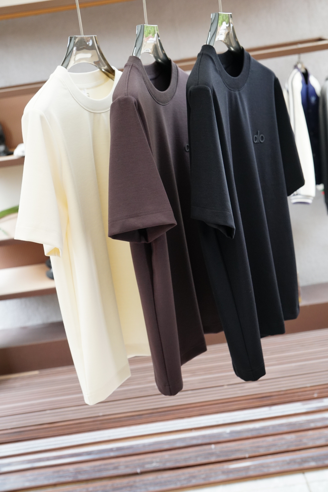 
欧跑/高级成衣 2025秋冬打底系列！熟男 轻熟男 最爱款式 最经典净色通勤百搭帅气的圆领短袖打底衫 