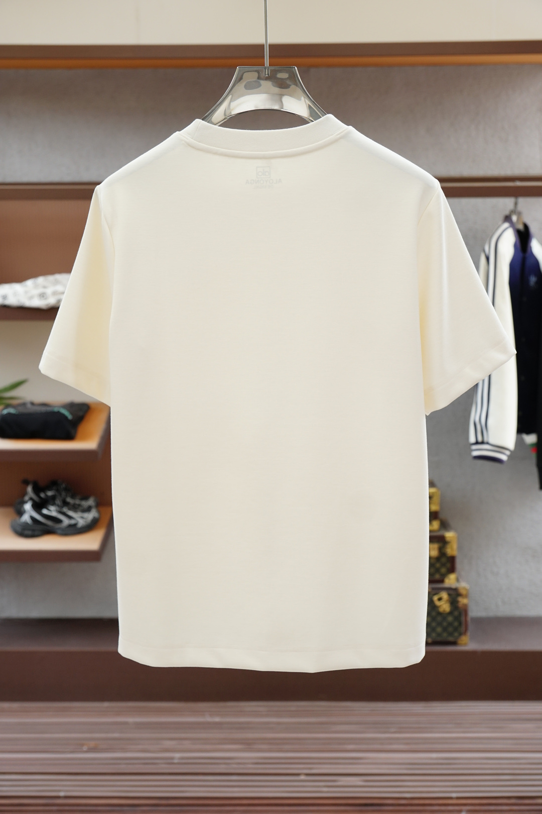 
欧跑/高级成衣 2025秋冬打底系列！熟男 轻熟男 最爱款式 最经典净色通勤百搭帅气的圆领短袖打底衫 