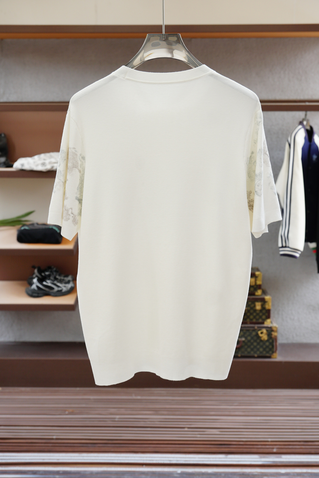 
范思哲，高级成衣 2025秋冬打底系列！熟男 轻熟男 最爱款式 最经典净色通勤百搭帅气的圆领短袖打底衫