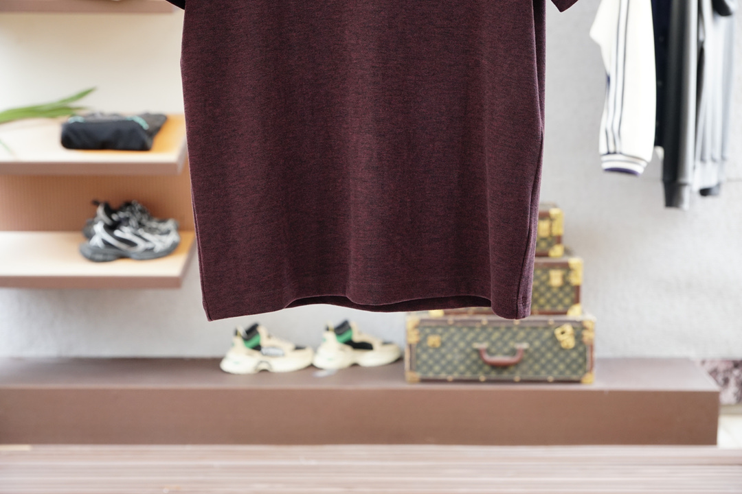 
杰尼亚/高级成衣 2025秋冬打底系列！熟男 轻熟男 最爱款式 最经典净色通勤百搭帅气的圆领短袖打底衫