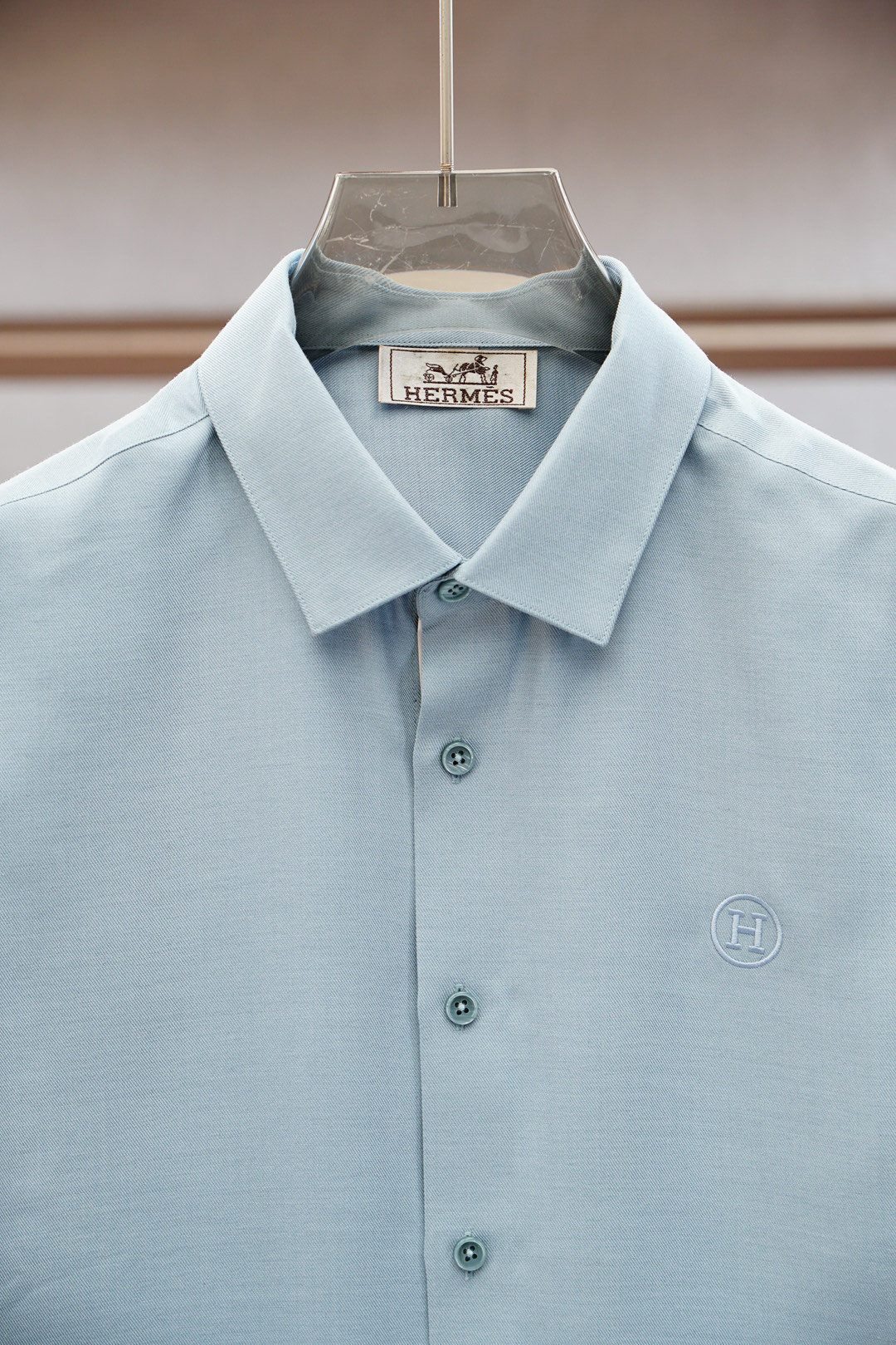 Hermes爱马仕-2025 Fw秋冬新款系列🍂#H圆形绣花标志三色长袖衬衣每年都会出这种经典款的单品，