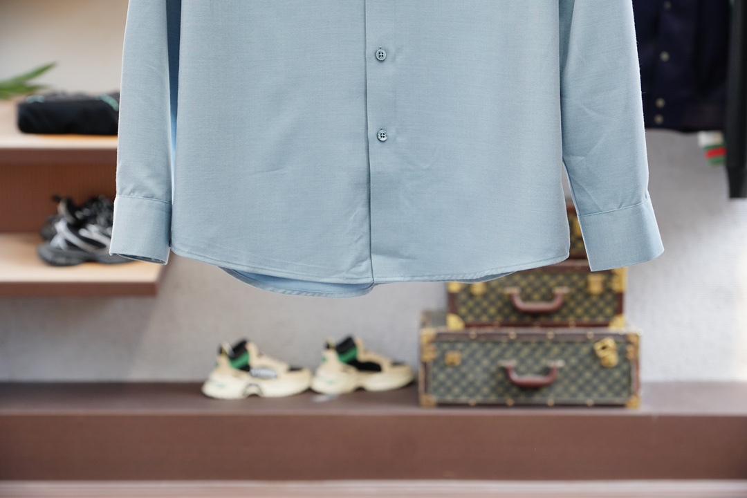 Hermes爱马仕-2025 Fw秋冬新款系列🍂#H圆形绣花标志三色长袖衬衣每年都会出这种经典款的单品，