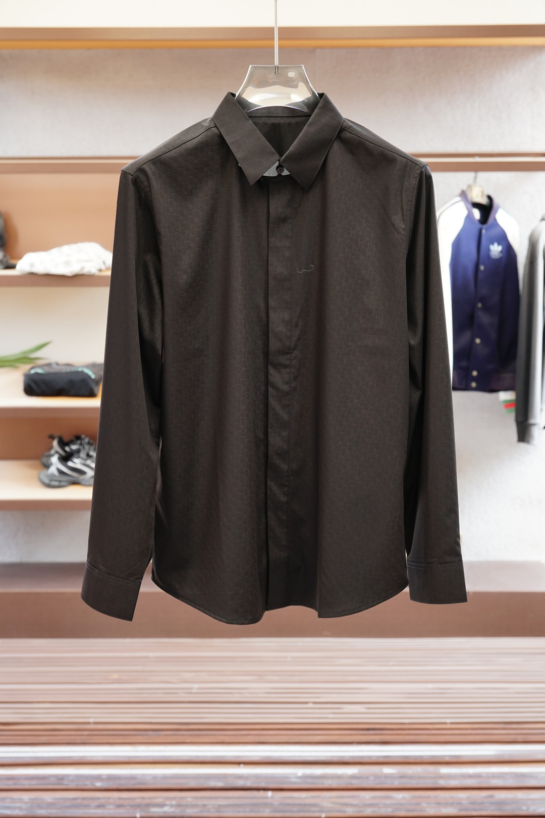 杰尼亚-2025 Fw秋冬新款系列🍂#长袖衬衣每年都会出这种经典款的单品，属于衣柜必备。日常通勤，休闲度