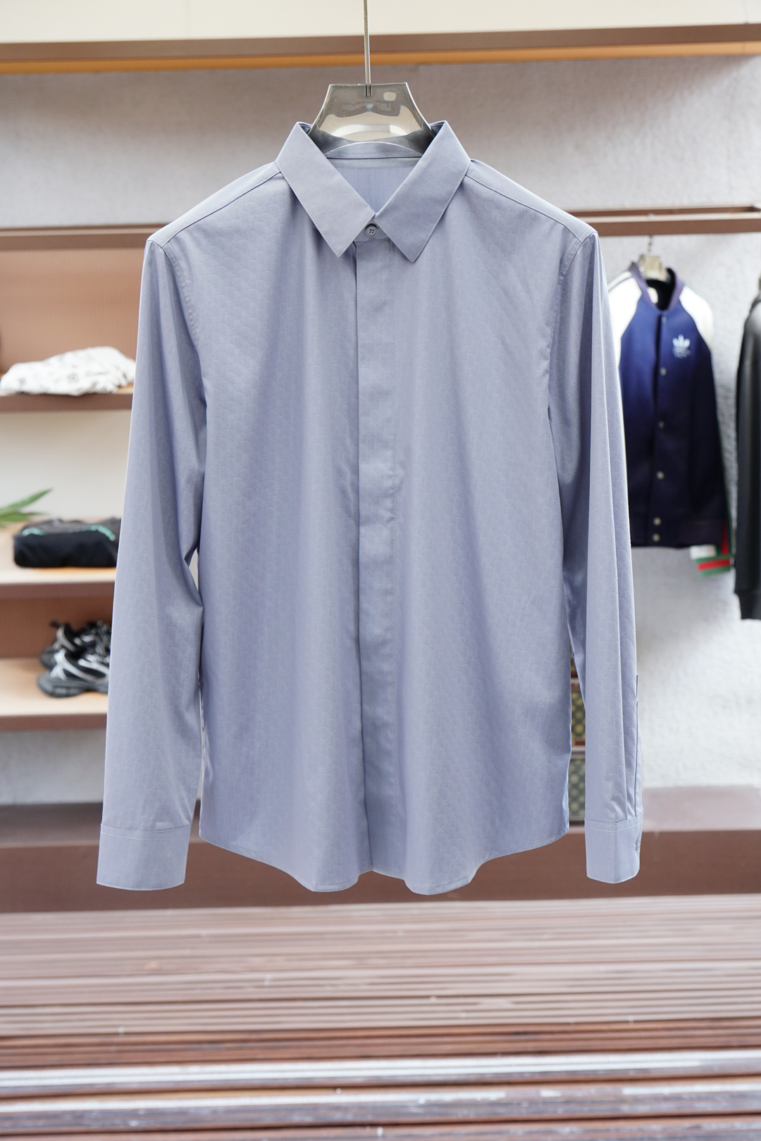 杰尼亚-2025 Fw秋冬新款系列🍂#长袖衬衣每年都会出这种经典款的单品，属于衣柜必备。日常通勤，休闲度