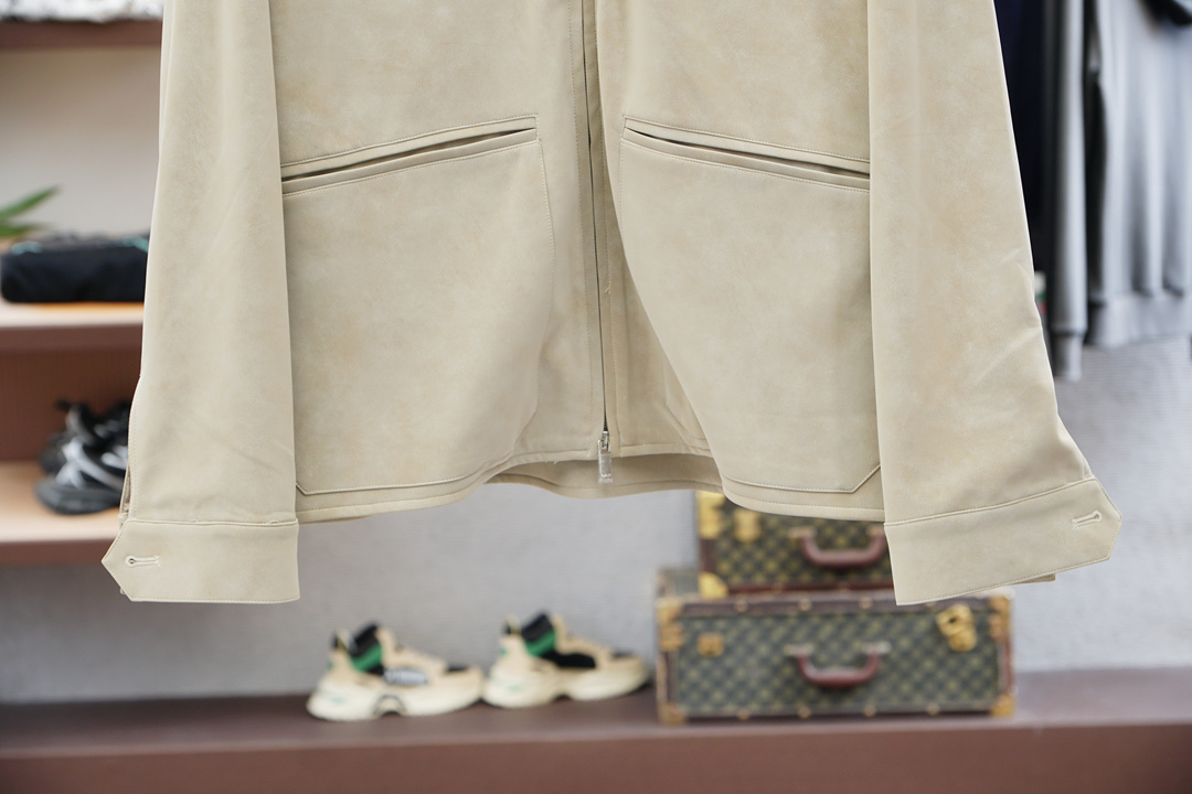 
Dior 迪奥/Dr.25FW新款CD字母压纹图案麂皮绒夹克，男士高端都市风尚翻领外套。私密性质的渠道