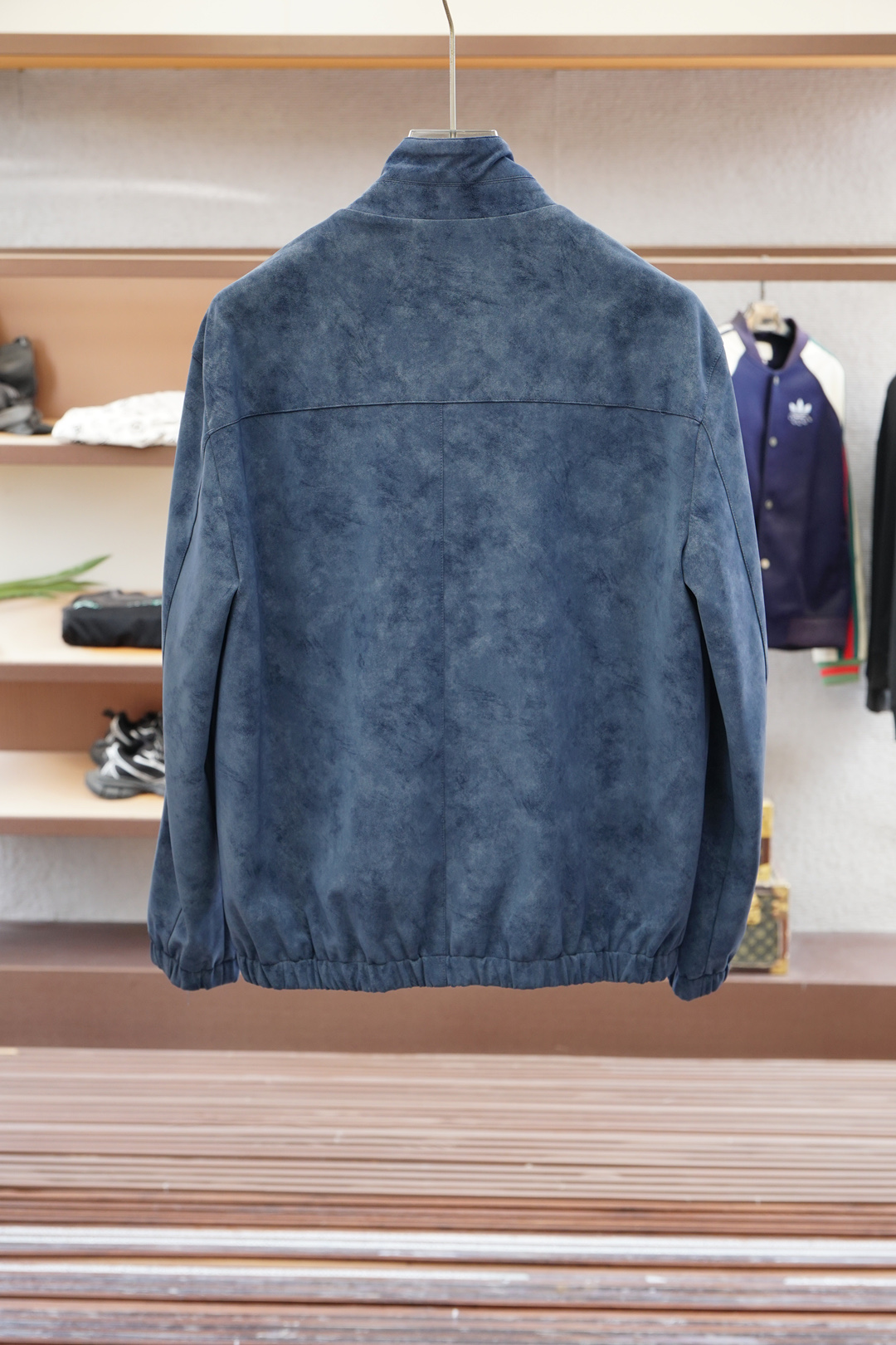 
lP🆕 老钱风 经典男士商务休闲小站领夹克外套.颇具意大利典型风格的时装，贸易公司渠道臻品 在面料选取