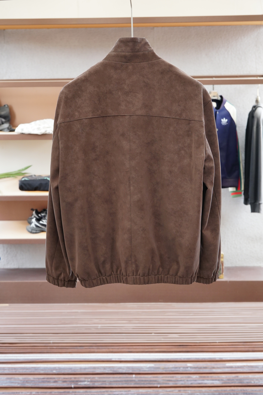 
lP🆕 老钱风 经典男士商务休闲小站领夹克外套.颇具意大利典型风格的时装，贸易公司渠道臻品 在面料选取