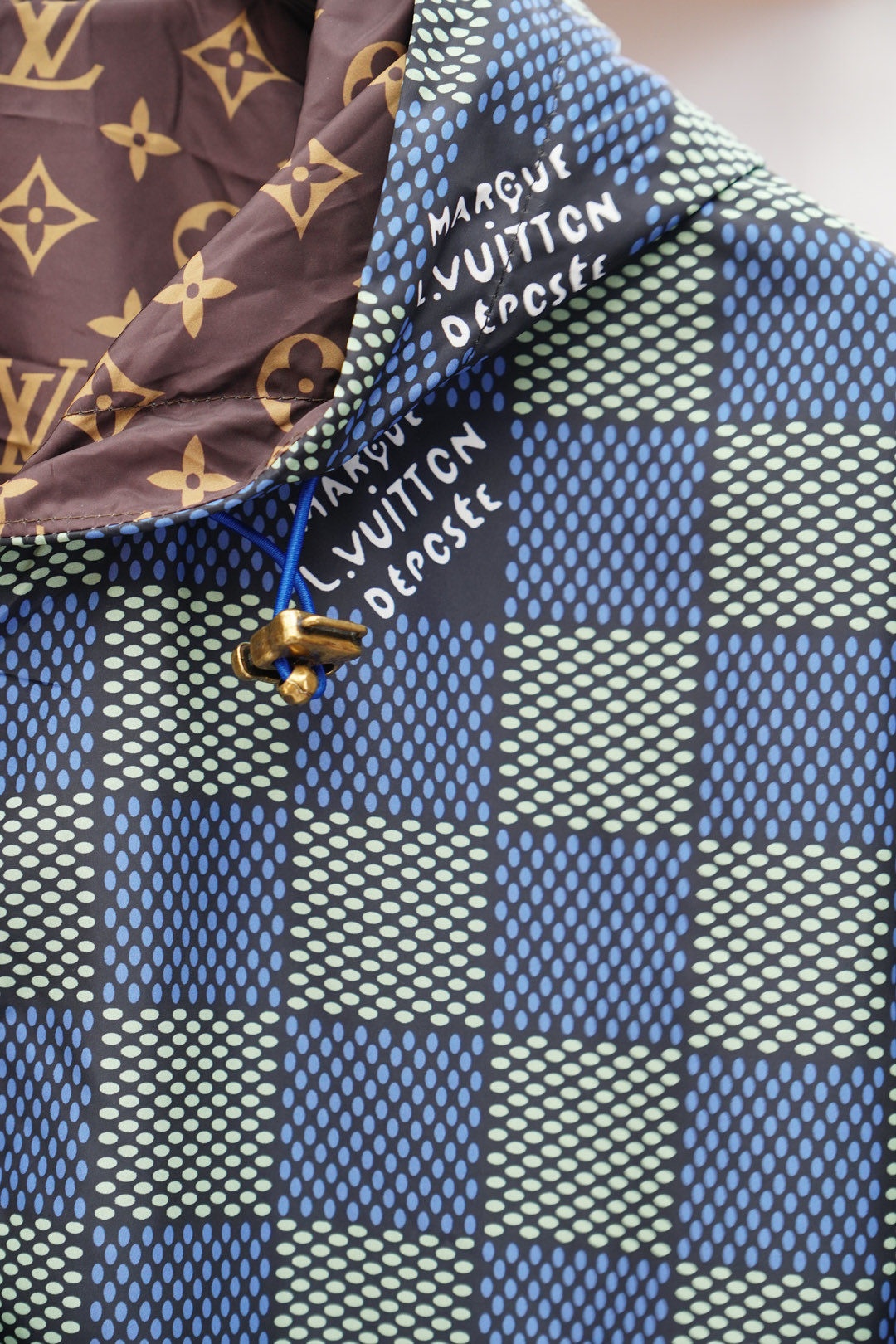 
LV/双面风衣夹克）L家族男士时装款轻便双面提花夹克外套，香港洋行渠道货，高端品鉴级产物，官柜主推展示