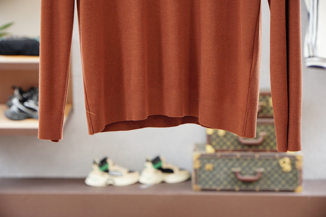 lP🆕-高级成衣 2025秋冬打底系列！熟男 轻熟男 最爱款式 最经典净色通勤百搭帅气的圆领短袖打底衫 