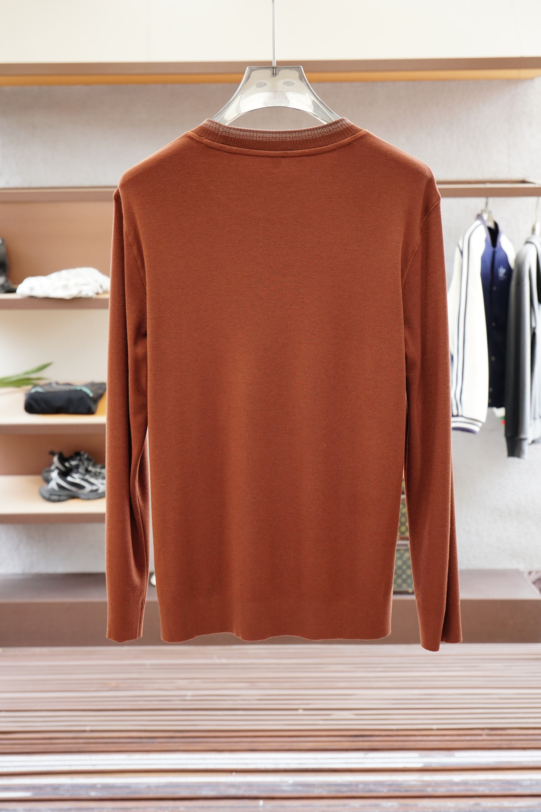 lP🆕-高级成衣 2025秋冬打底系列！熟男 轻熟男 最爱款式 最经典净色通勤百搭帅气的圆领短袖打底衫 