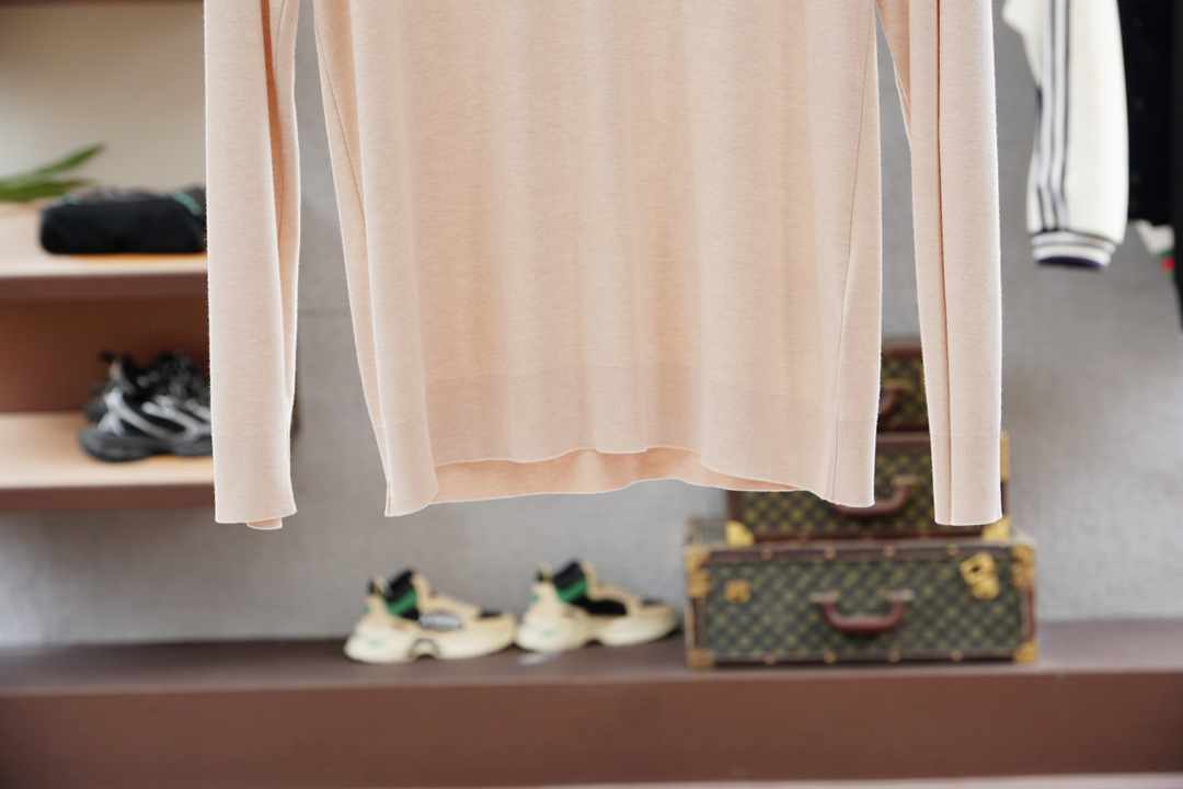 lP🆕-高级成衣 2025秋冬打底系列！熟男 轻熟男 最爱款式 最经典净色通勤百搭帅气的圆领短袖打底衫 