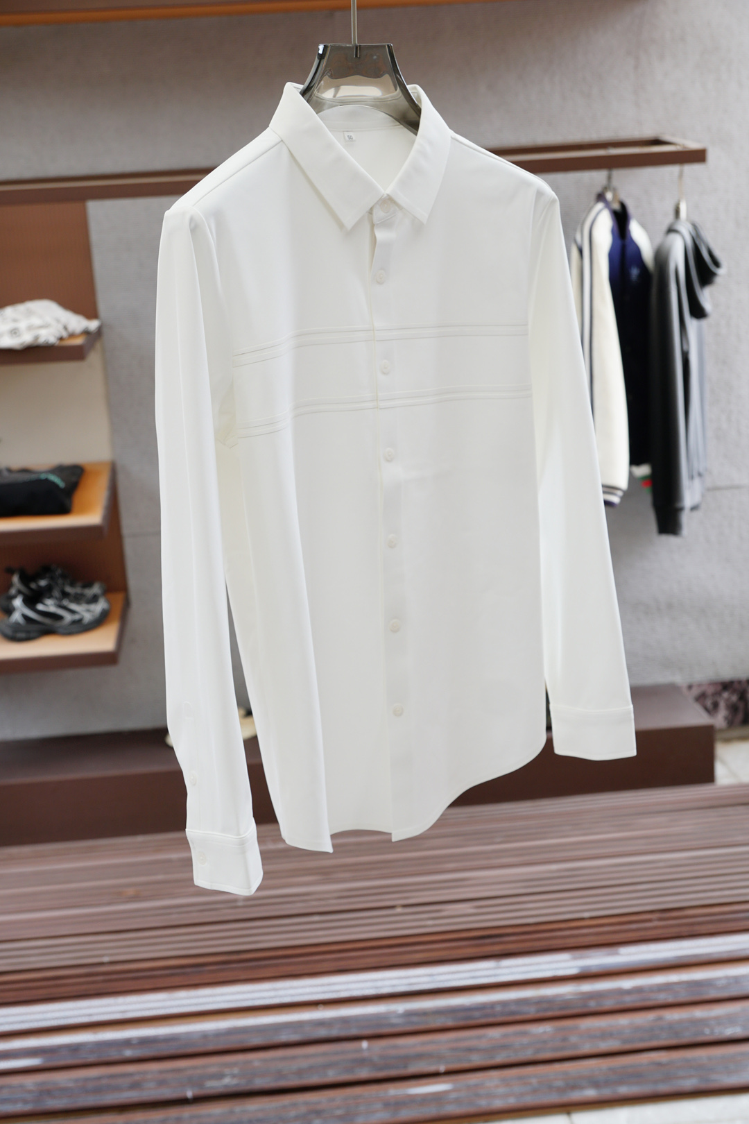 杰尼亚-2025新品 专柜在售 时尚高端男装衬衣，纯白色设计干净利落整洁，董事长精英必备系列，舒适松弛又