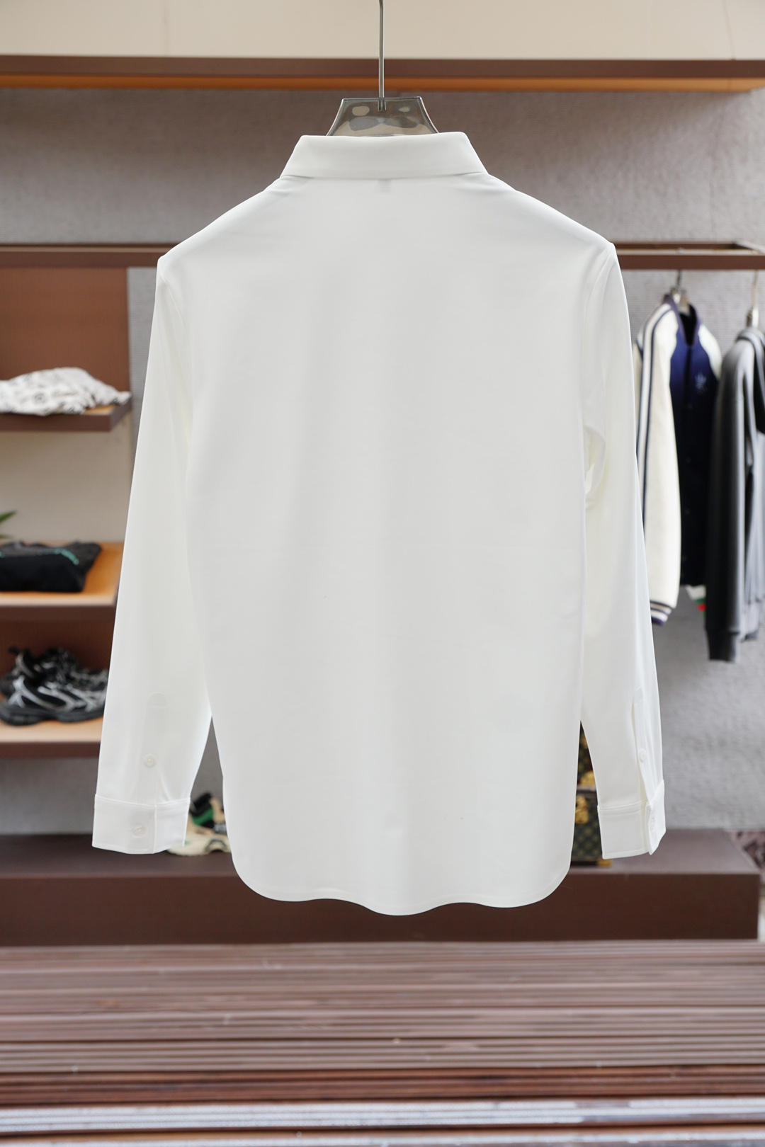 杰尼亚-2025新品 专柜在售 时尚高端男装衬衣，纯白色设计干净利落整洁，董事长精英必备系列，舒适松弛又