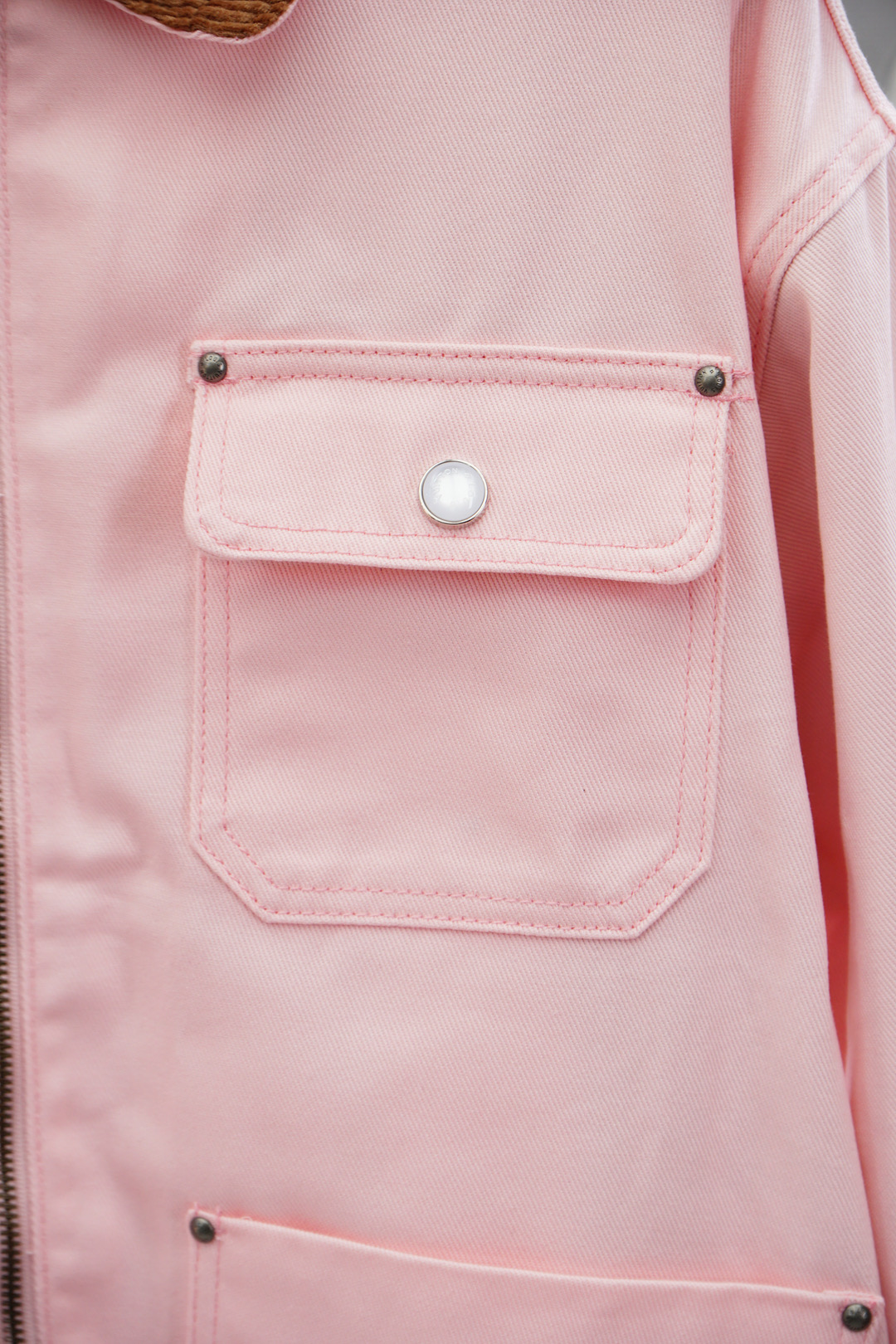 LV 路意威登/2025秋季专柜新款牛仔外套，各路明星专爱款，1.1原版版型细节开发，五金，随意进出专柜