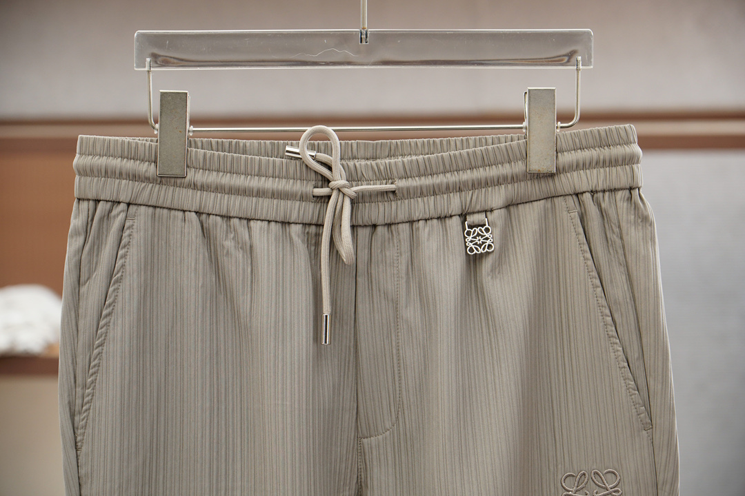 Loewe 罗意威/2025早秋新款休闲裤!官网同步发售。品牌经典logo休闲裤，定制面料，舒适度极好，