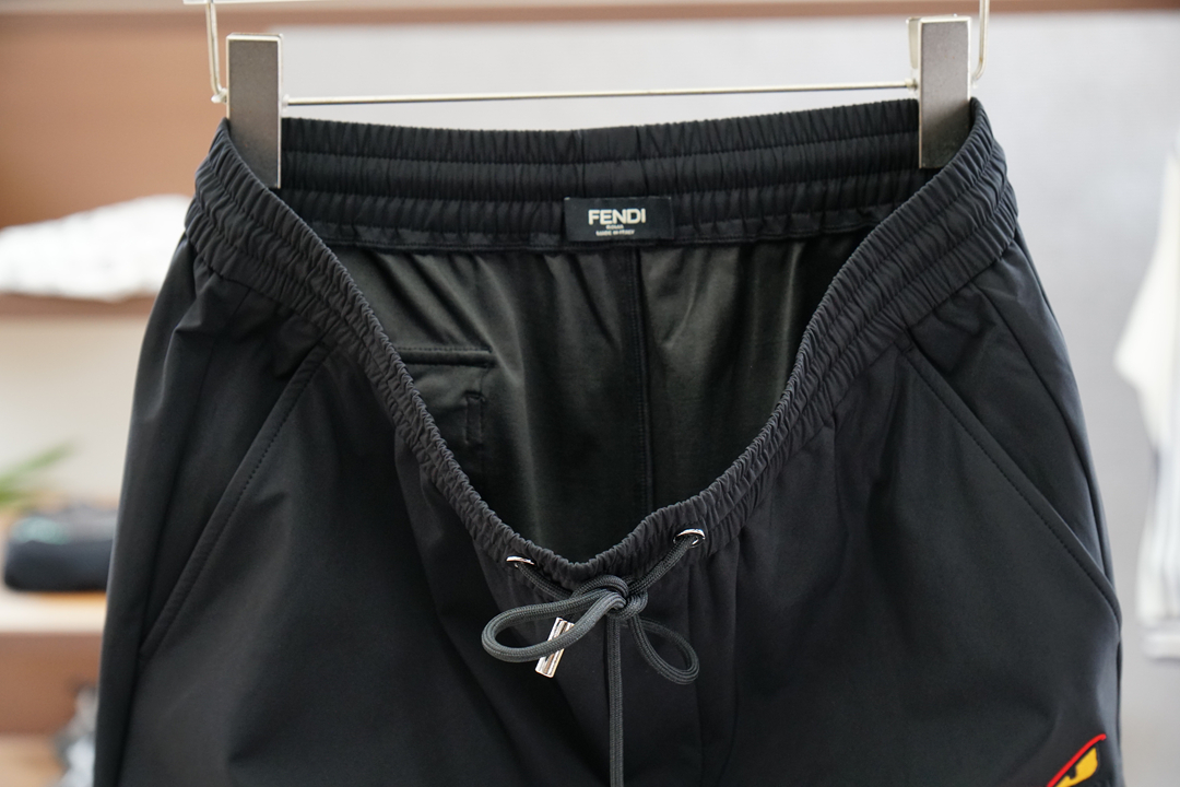 Fendi-芬迪2025新款，男士经典黄色小怪兽眼睛刺绣标识时尚运动休闲抽绳卫裤！贸易公司渠道稀出，同步