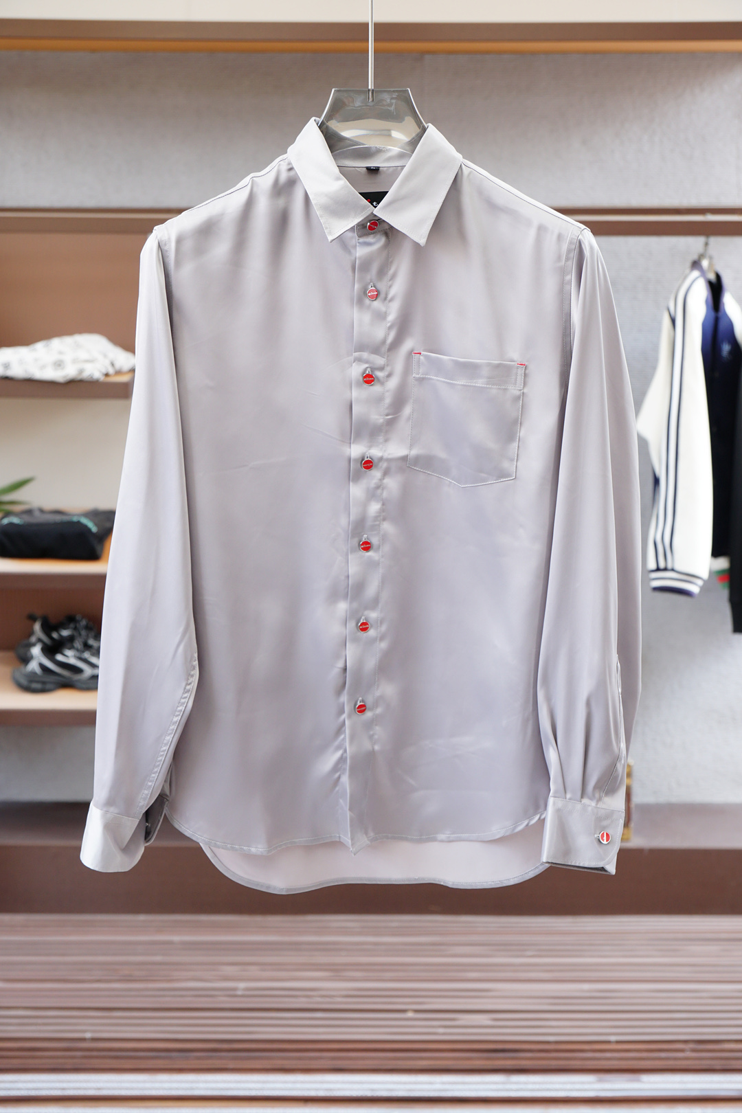 Kiton-奇顿/2025新款真丝府绸长袖衬衫，专柜同步在售 定制面料，亲肤舒适，满身经典提花logo图