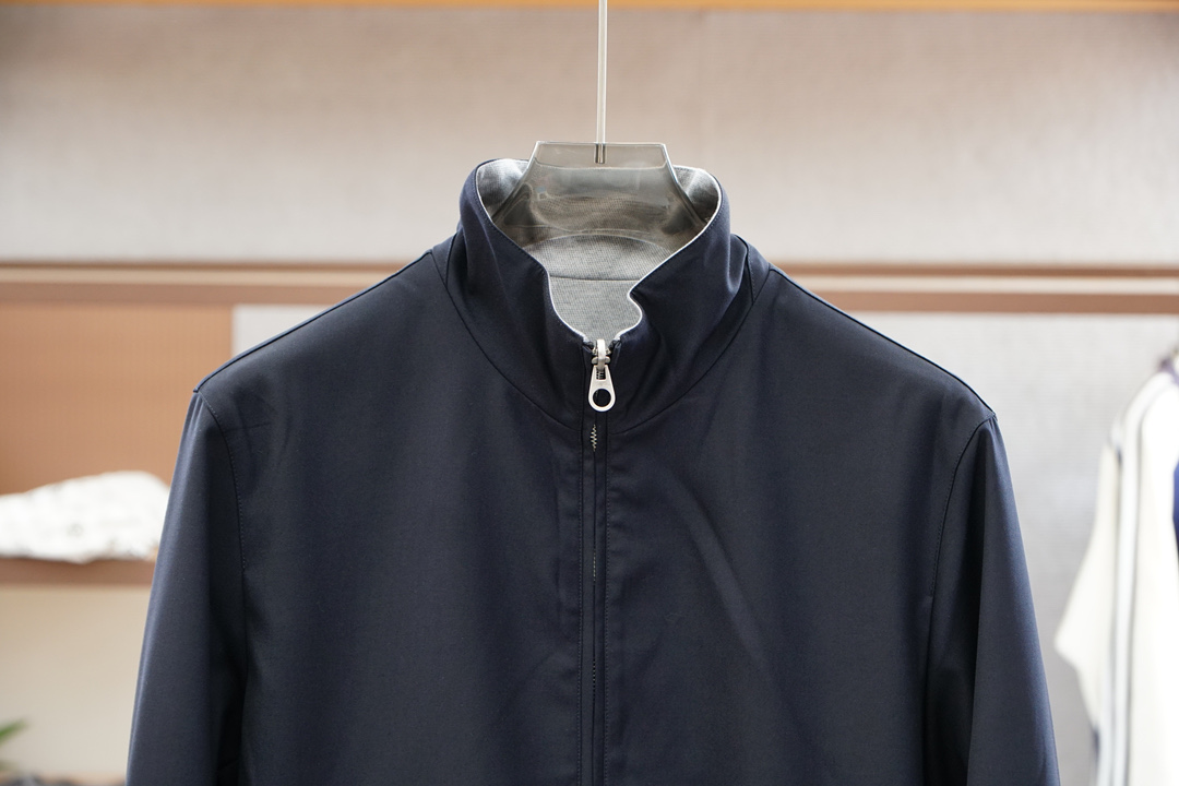 Kiton-奇顿2025秋季双面夹克外套！今年的专柜新品，男士超软面料帅酷爆款 外套。时尚都市百搭款，今