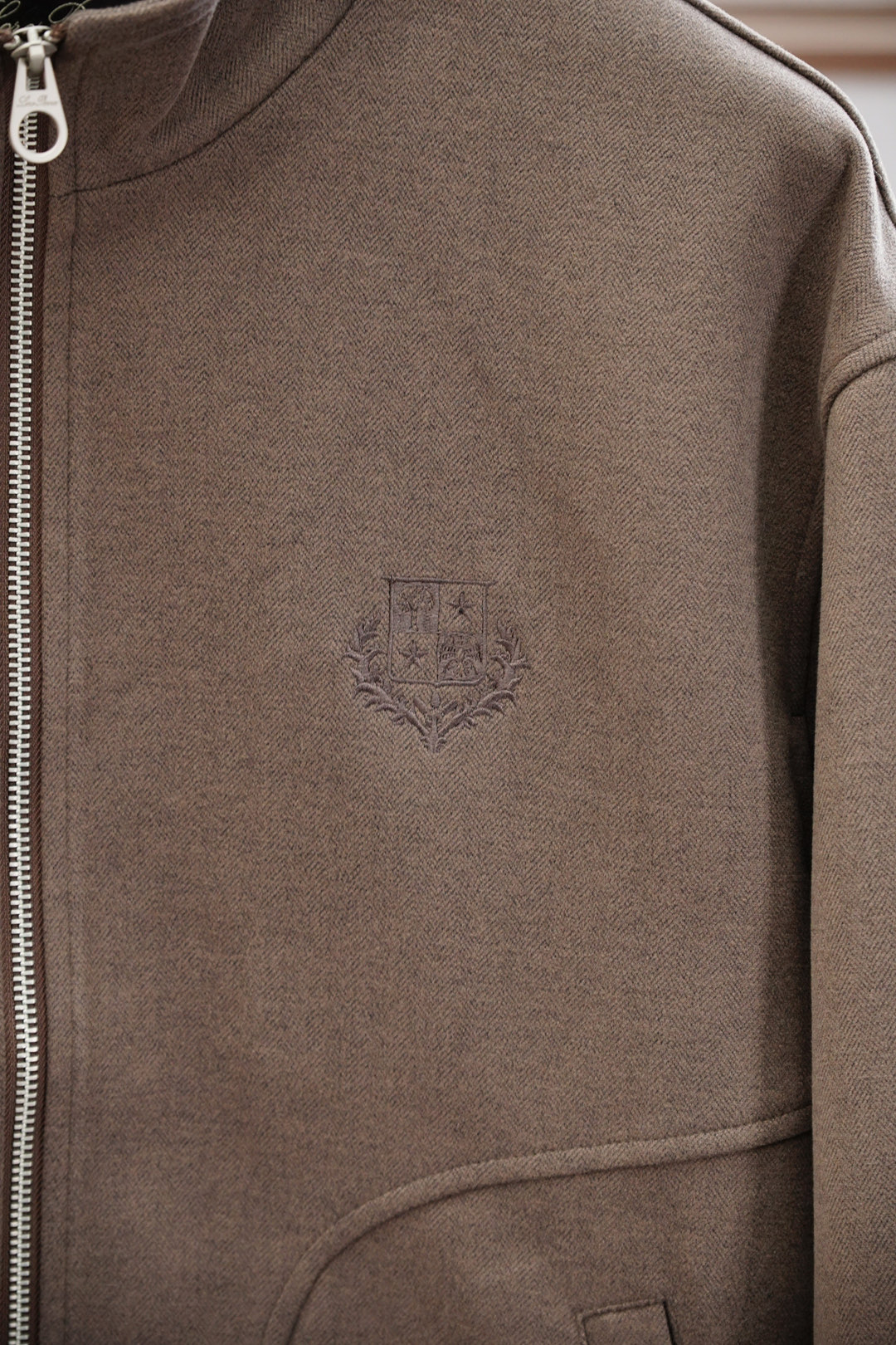 lP🆕-2025秋季夹克外套！今年的专柜新品，男士超软面料帅酷爆款 外套。时尚都市百搭款，今年必定超火爆