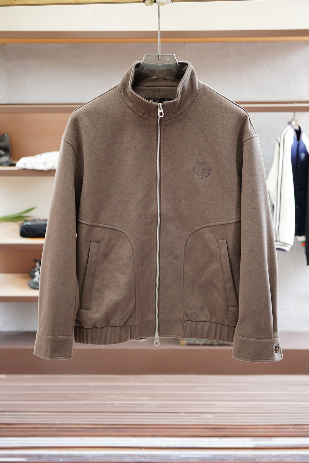 lP🆕-2025秋季夹克外套！今年的专柜新品，男士超软面料帅酷爆款 外套。时尚都市百搭款，今年必定超火爆