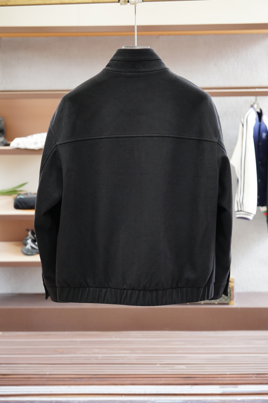 lP🆕-2025秋季夹克外套！今年的专柜新品，男士超软面料帅酷爆款 外套。时尚都市百搭款，今年必定超火爆