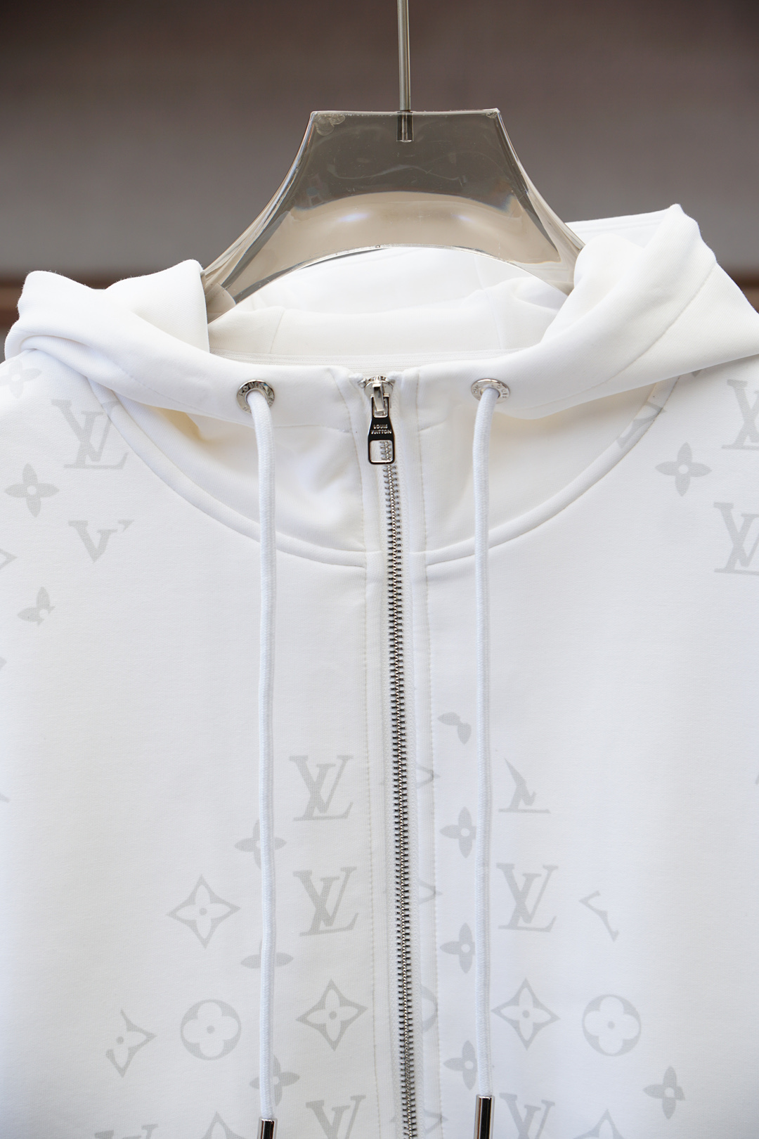 Lv 路意威风/徽标棉质拉链运动衫面料：16S单纱 + 6S鱼鳞棉底纱 / 470G罗纹：21S双纱 2