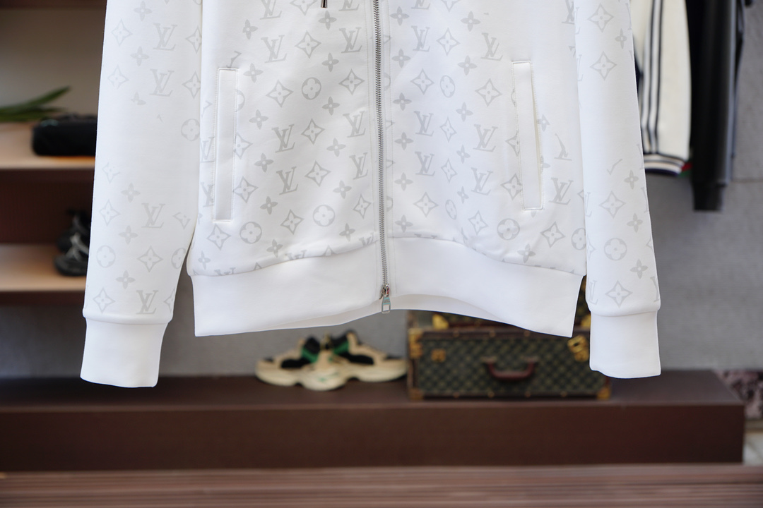 Lv 路意威风/徽标棉质拉链运动衫面料：16S单纱 + 6S鱼鳞棉底纱 / 470G罗纹：21S双纱 2