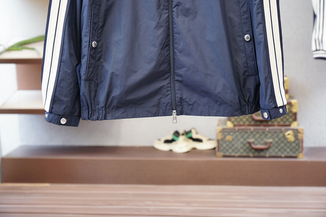 蒙口-Moncler 2025SS 秋冬新款织带连帽外套原版购入开发，1.1版型，细节安排到位，正品级、