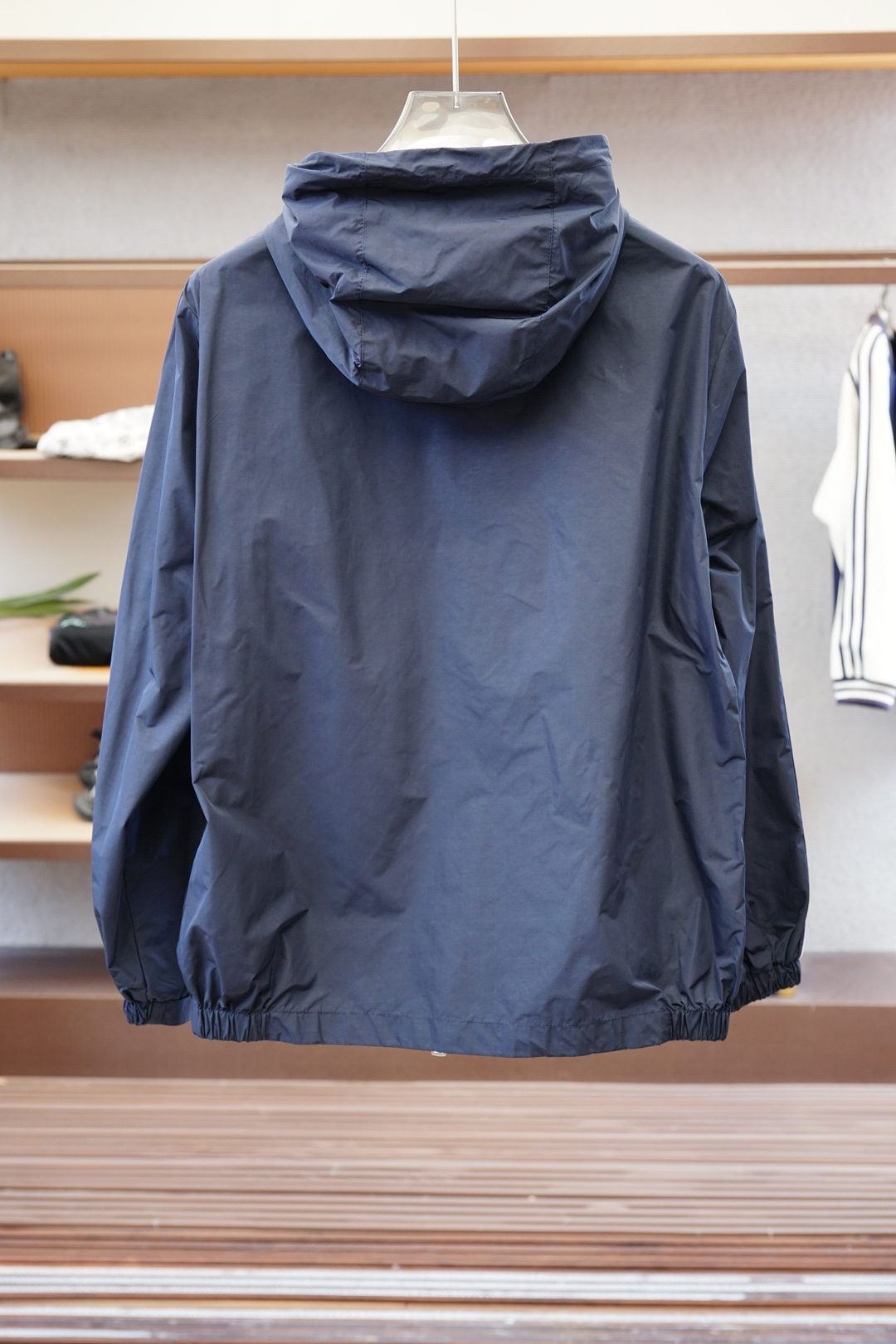 蒙口-Moncler 2025SS 秋冬新款织带连帽外套原版购入开发，1.1版型，细节安排到位，正品级、