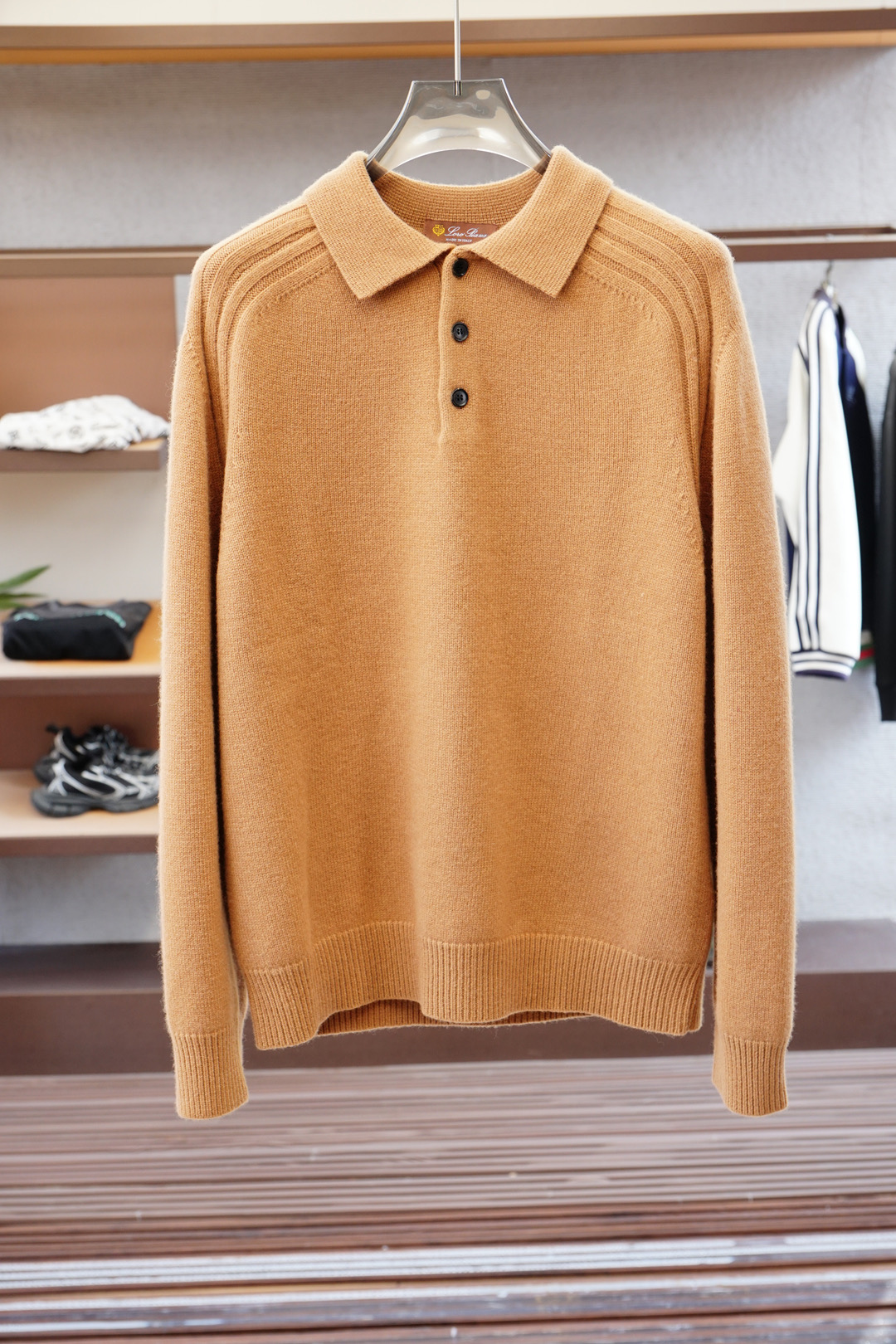 NO:566422,, LP - new autumn and winter LP sweater. High-quality wool, simple but not simple. Exquisite lapel and button design, details highlight quality. Whether it is a casual stroll or a business occasion, it can add elegance to you. Fine workmanship, fine and even stitching, not easy to fall off. Color royal blue khaki light blue yardage M-2xl,,loro piana,sweaters,alexander wang19860909,LP-秋冬新款 LP毛衣.优质羊毛,简约而不简单.精致翻领与纽扣设计,细节彰显品质.无论是休闲漫步还是商务场合,它都能为你增添优雅气质.做工精细 针脚细密均匀,不易脱线. 颜色宝蓝色 卡其色 浅蓝色 码数M-2xl,,loro piana,sweaters,alexander wang,Men's clothing