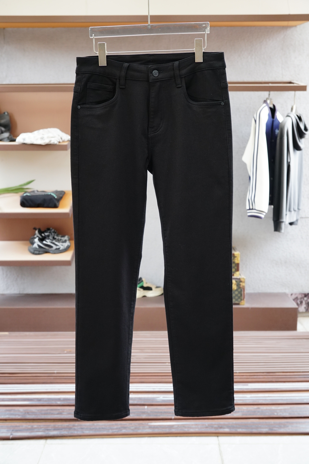 NO:520760,Ferragamo - New styles are coming early autumn new styles of casual pants and jeans, high-end custom series. Imported high-density pure cotton Gaza washing process is comfortable, soft and skin-friendly, straight and not easy to wrinkle, simple and clear, super versatile, super fashionable and versatile, straight and stylish, a must-have for the wardrobe!  Suitable for any occasion to wear 30-38 pick up the next day, ferragamo, jeans, alexander wang19860909菲拉格慕-新款来袭早秋新款新款休闲裤牛仔裤,高端定制系列.进口高密度纯棉加沙洗工艺舒适柔软亲肤,笔挺不易起皱,简单明了,超级百搭上身效果超级棒时尚百搭,笔挺有型,衣橱必备！适合任何场合穿着 30-38隔天取货无,,ferragamo,jeans,alexander wang,Men's clothing