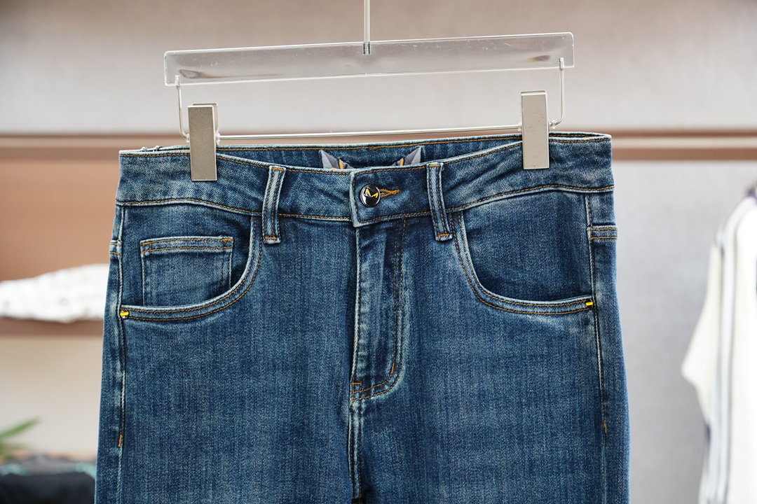 Fendi芬迪/新款来袭🔥早秋新款新款休闲裤牛仔裤，高端定制系列。进口高密度纯棉加沙洗工艺舒适柔软亲肤，