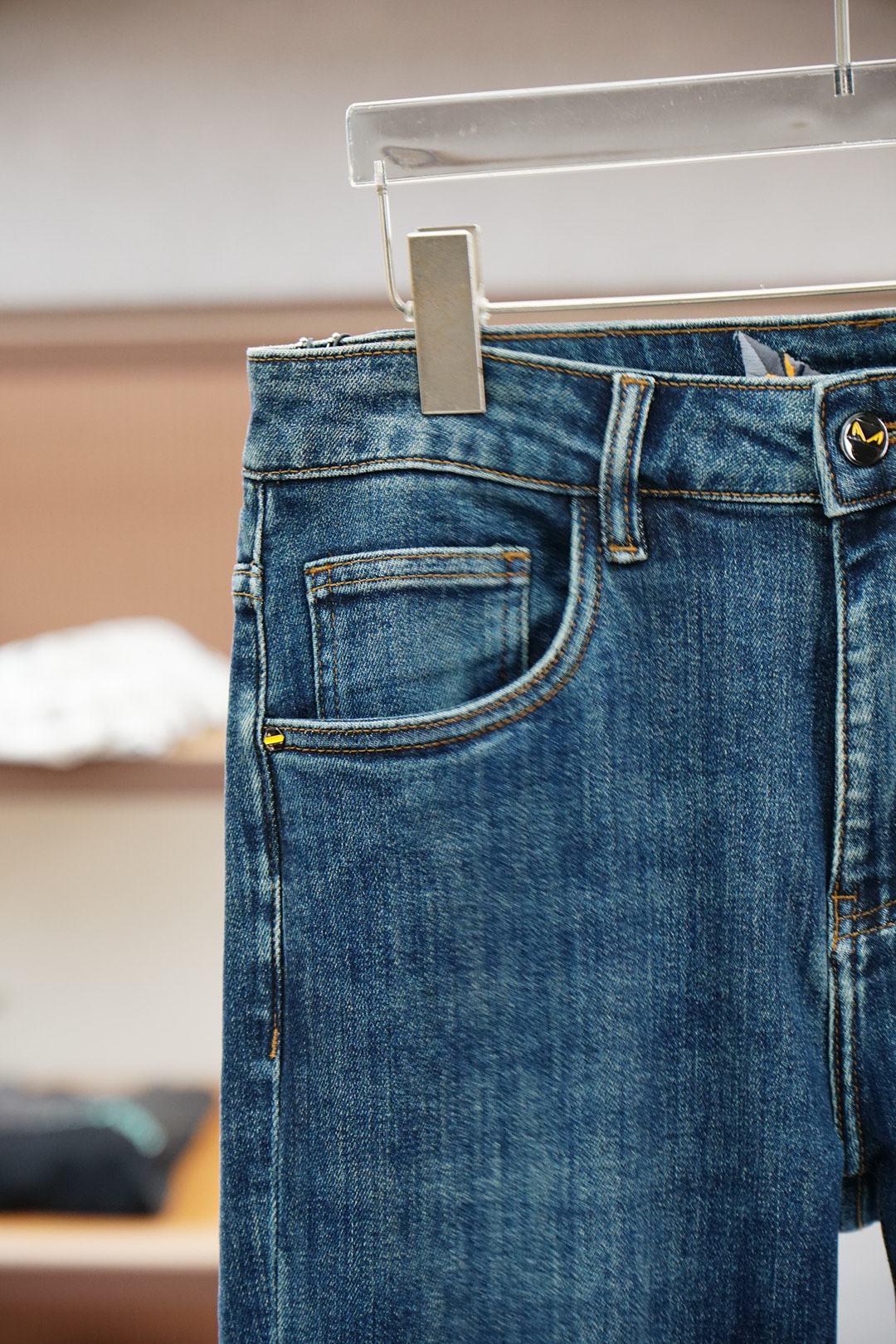 Fendi芬迪/新款来袭🔥早秋新款新款休闲裤牛仔裤，高端定制系列。进口高密度纯棉加沙洗工艺舒适柔软亲肤，