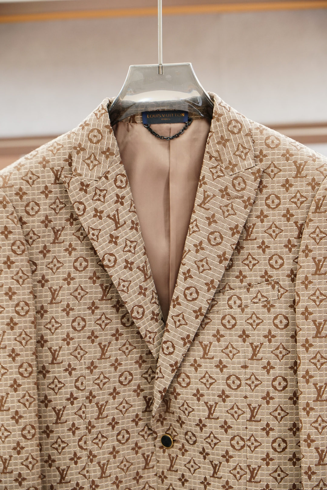 Lv 路易威登25SS秋冬提花两粒西装西服，精致点缀，做工极其精湛，走线细密匀称，无多余线头，内里全包边