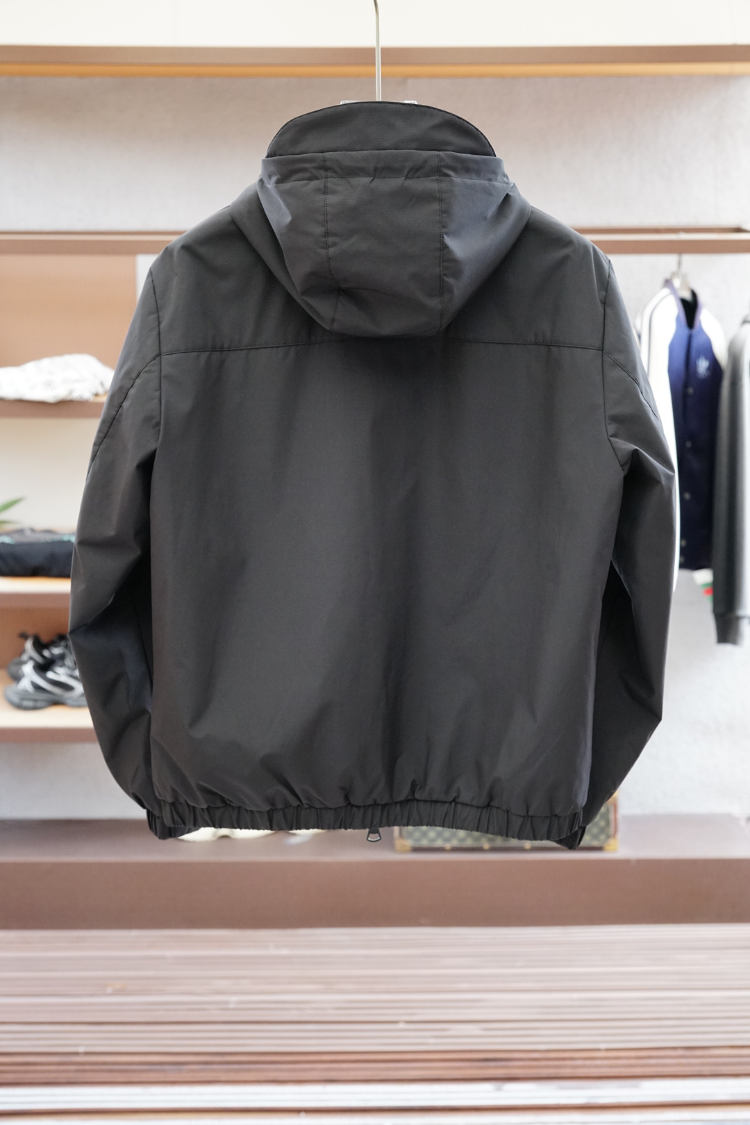 BBR 巴宝莉-2025秋季夹克外套！今年的专柜新品，男士超软聚酯纤维面料帅酷爆款 外套。时尚都市百搭款