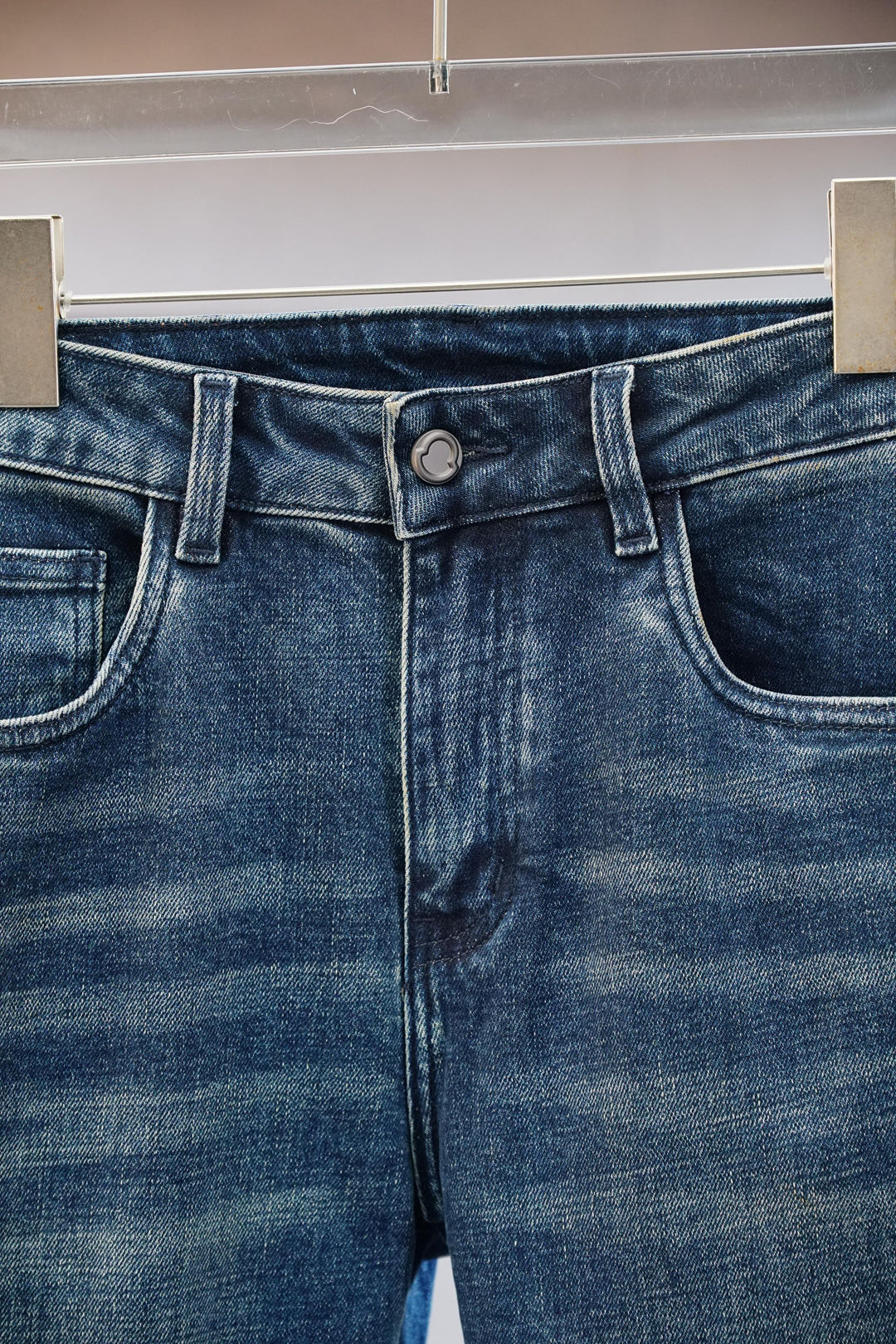 蒙口/新款来袭🔥早秋新款新款休闲裤牛仔裤，高端定制系列。进口高密度纯棉加沙洗工艺舒适柔软亲肤，笔挺不易起