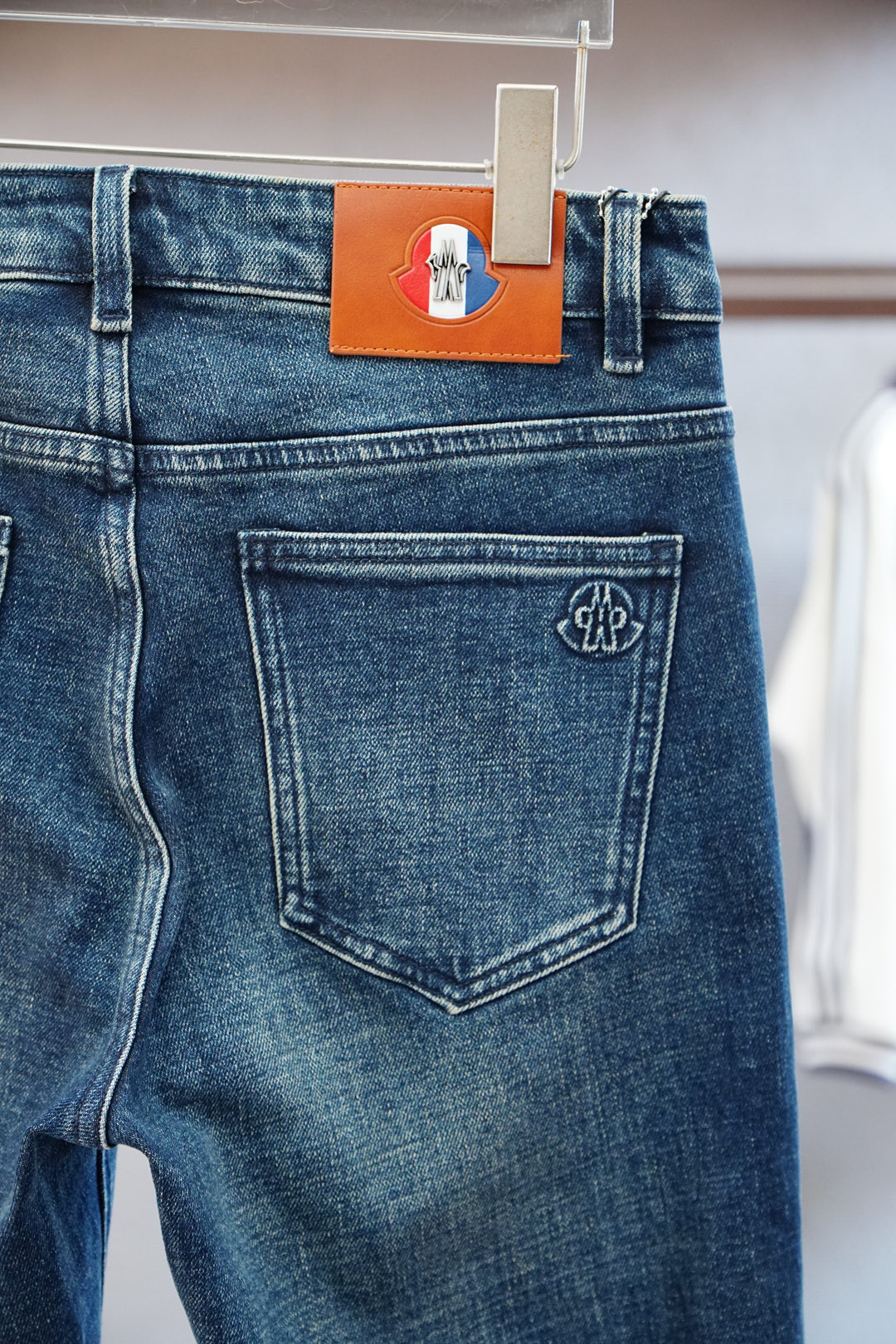 蒙口/新款来袭🔥早秋新款新款休闲裤牛仔裤，高端定制系列。进口高密度纯棉加沙洗工艺舒适柔软亲肤，笔挺不易起