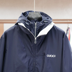 Gucci 古奇/2025秋季夹克外套!今年的专柜新品,帅酷爆款 外套。时尚都市百搭款,今年必定超火爆款 Gucci 古奇/2025秋季夹克外套!今年的专柜新品,帅酷爆款 外套。时尚都市百搭款,今年必定超火爆款