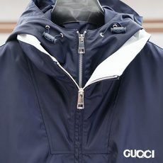 Gucci 古奇/2025秋季夹克外套!今年的专柜新品,帅酷爆款 外套。时尚都市百搭款,今年必定超火爆款 Gucci 古奇/2025秋季夹克外套!今年的专柜新品,帅酷爆款 外套。时尚都市百搭款,今年必定超火爆款