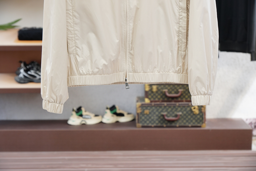 蒙口/2025秋季夹克外套！今年的专柜新品，男士超软提花面料帅酷爆款 外套。时尚都市百搭款，今年必定超火