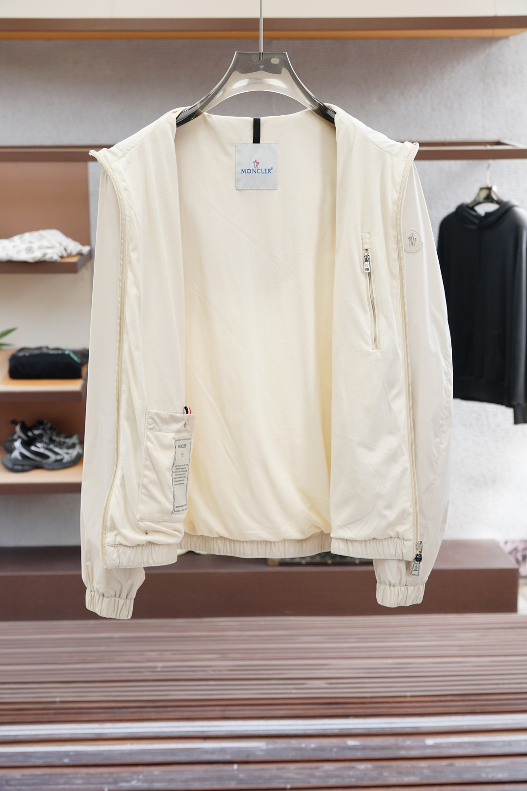 蒙口/2025秋季夹克外套！今年的专柜新品，男士超软提花面料帅酷爆款 外套。时尚都市百搭款，今年必定超火